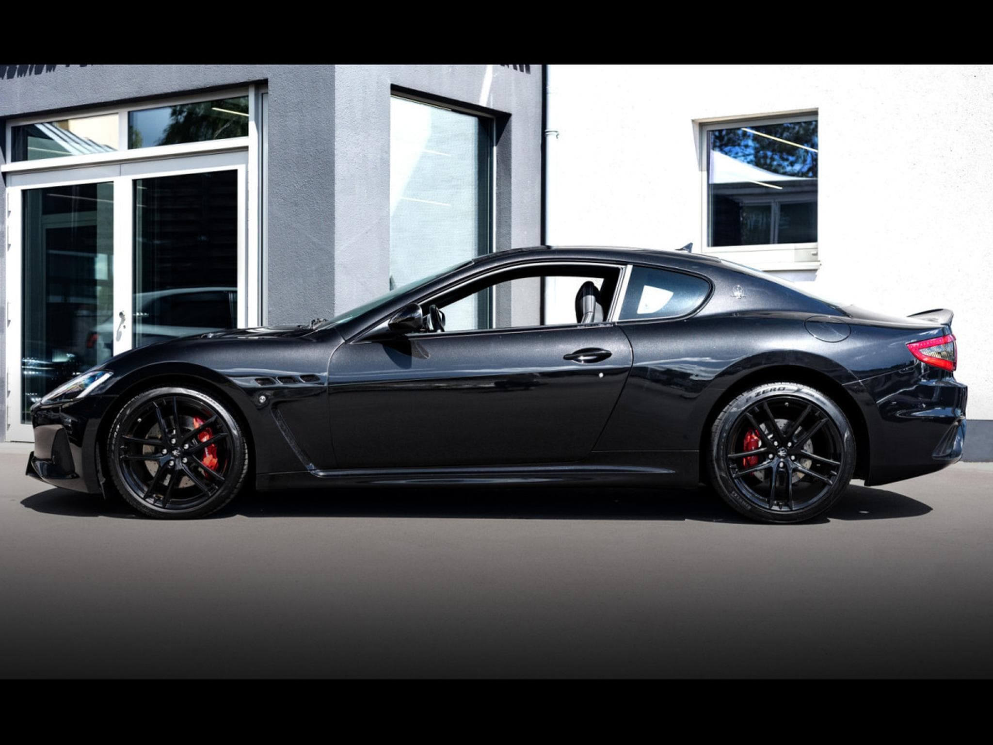 Maserati GranTurismo 4.7 V8 MC (460 CH) PHASE 2 - IMMAT. FR - PPF (2019) - Photo 2