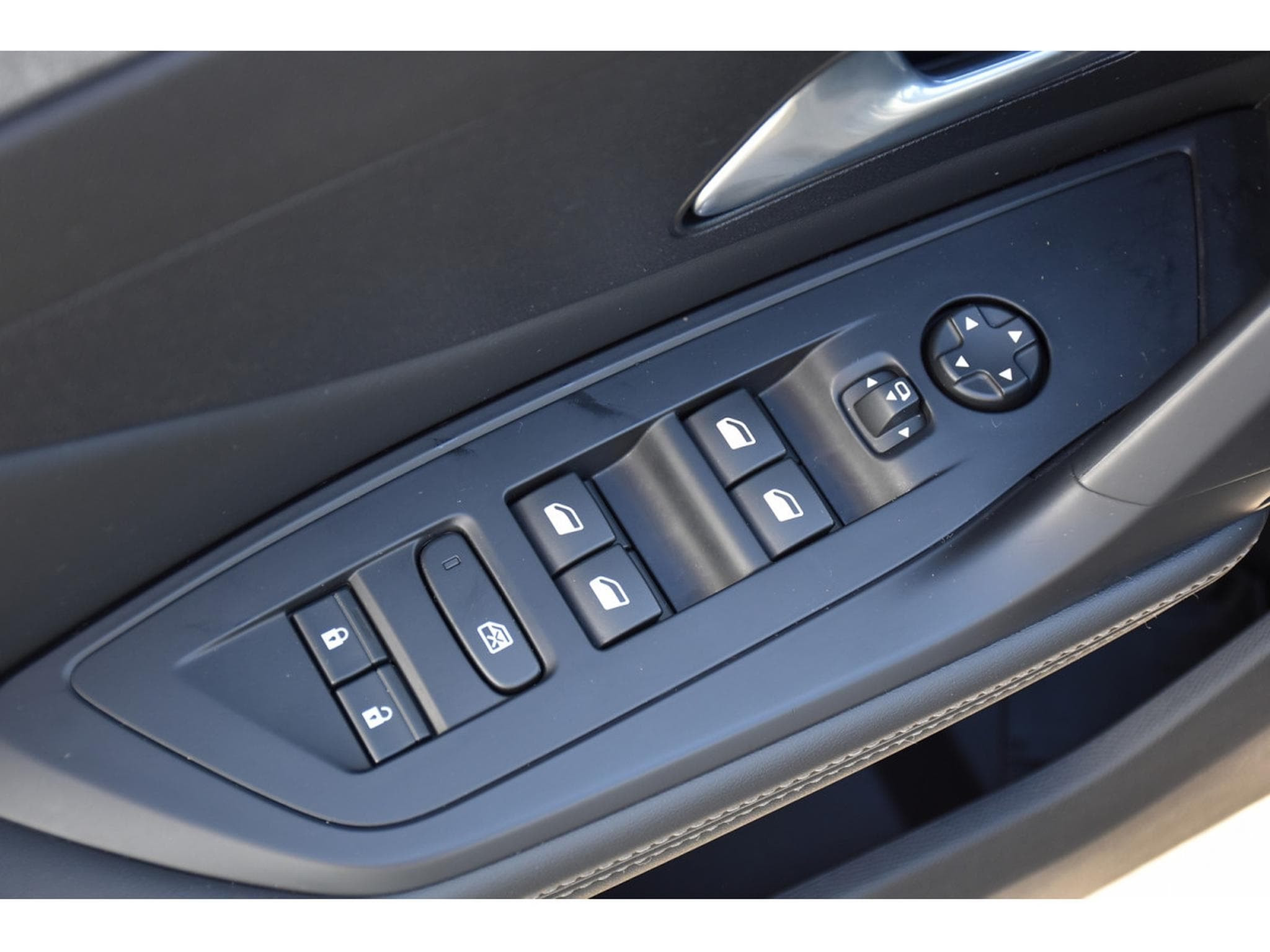Peugeot 308 1.2 Hybrid 145 e-DCS6 Allure ACC CAM360 LANE 1° MAIN (2025) - Photo 24