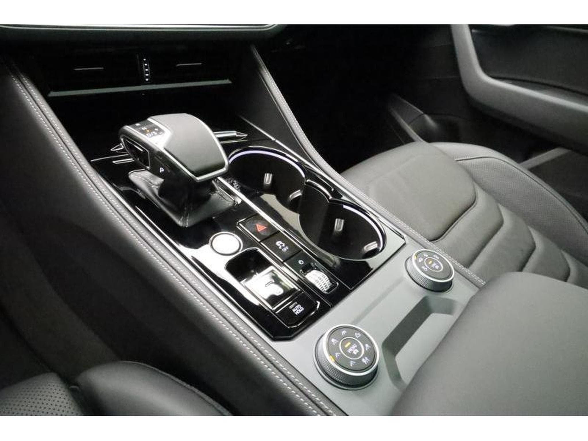 VW Touareg R-Line (2026) - Foto 9