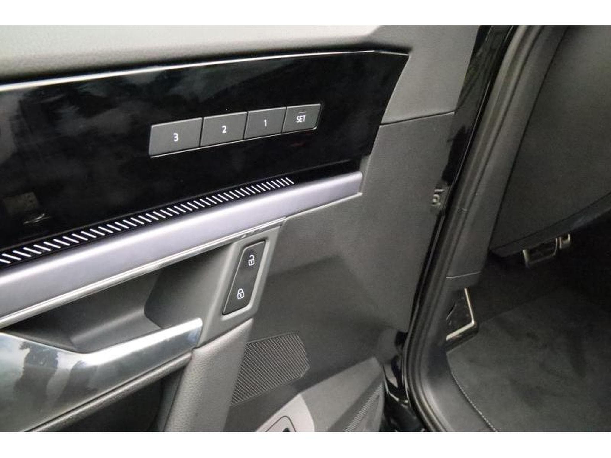 VW Touareg R-Line (2026) - Foto 11