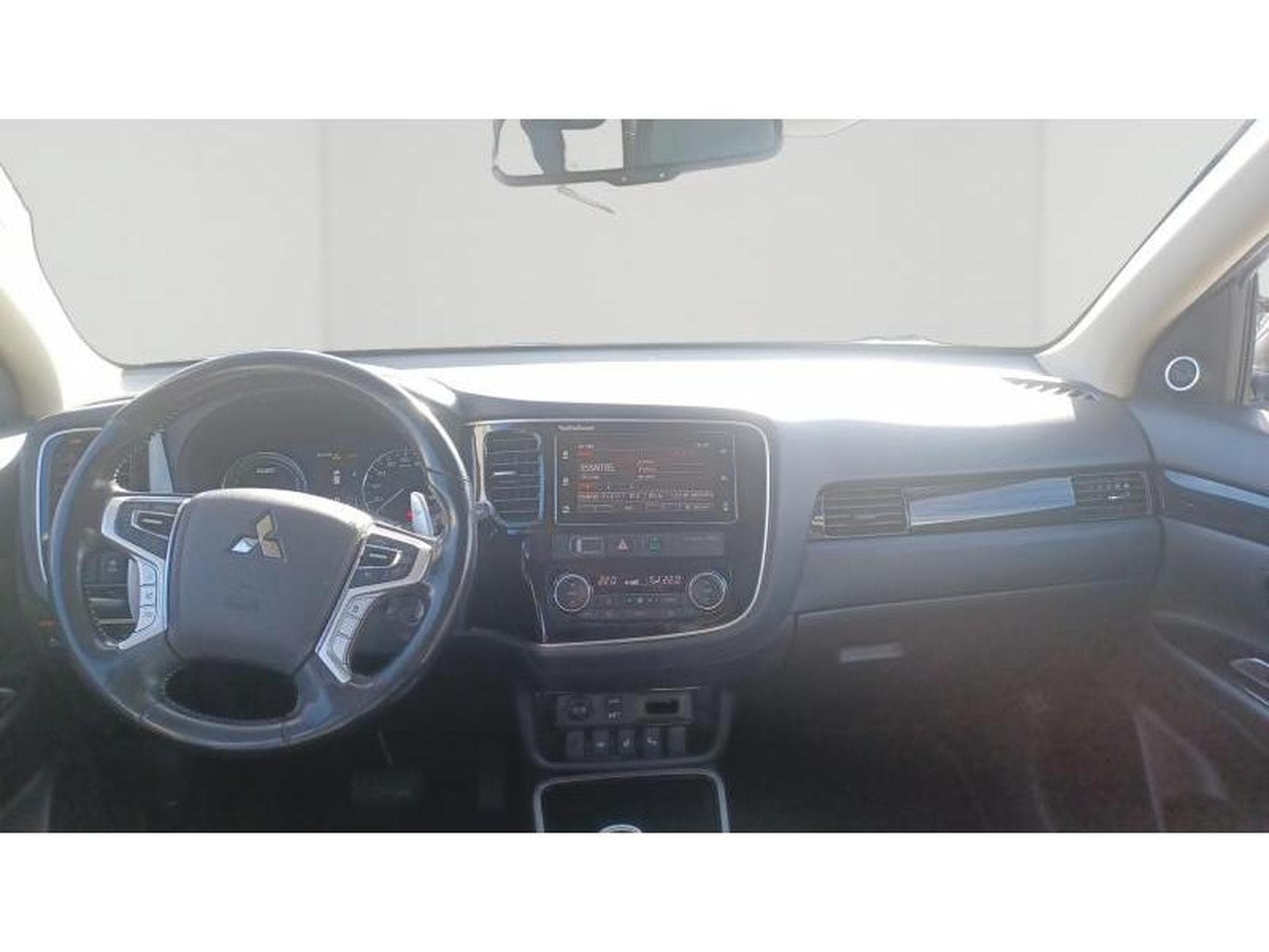 Mitsubishi Outlander PHEV (2019) - Foto 13