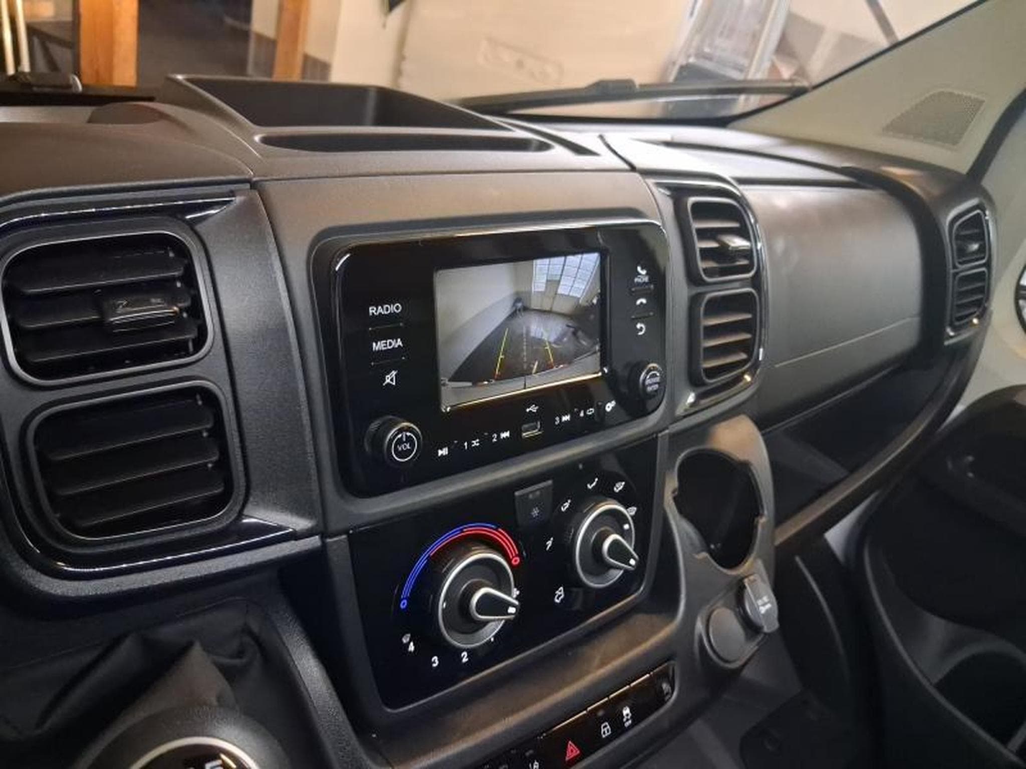 Opel Movano L3H2 (2025) - Foto 8