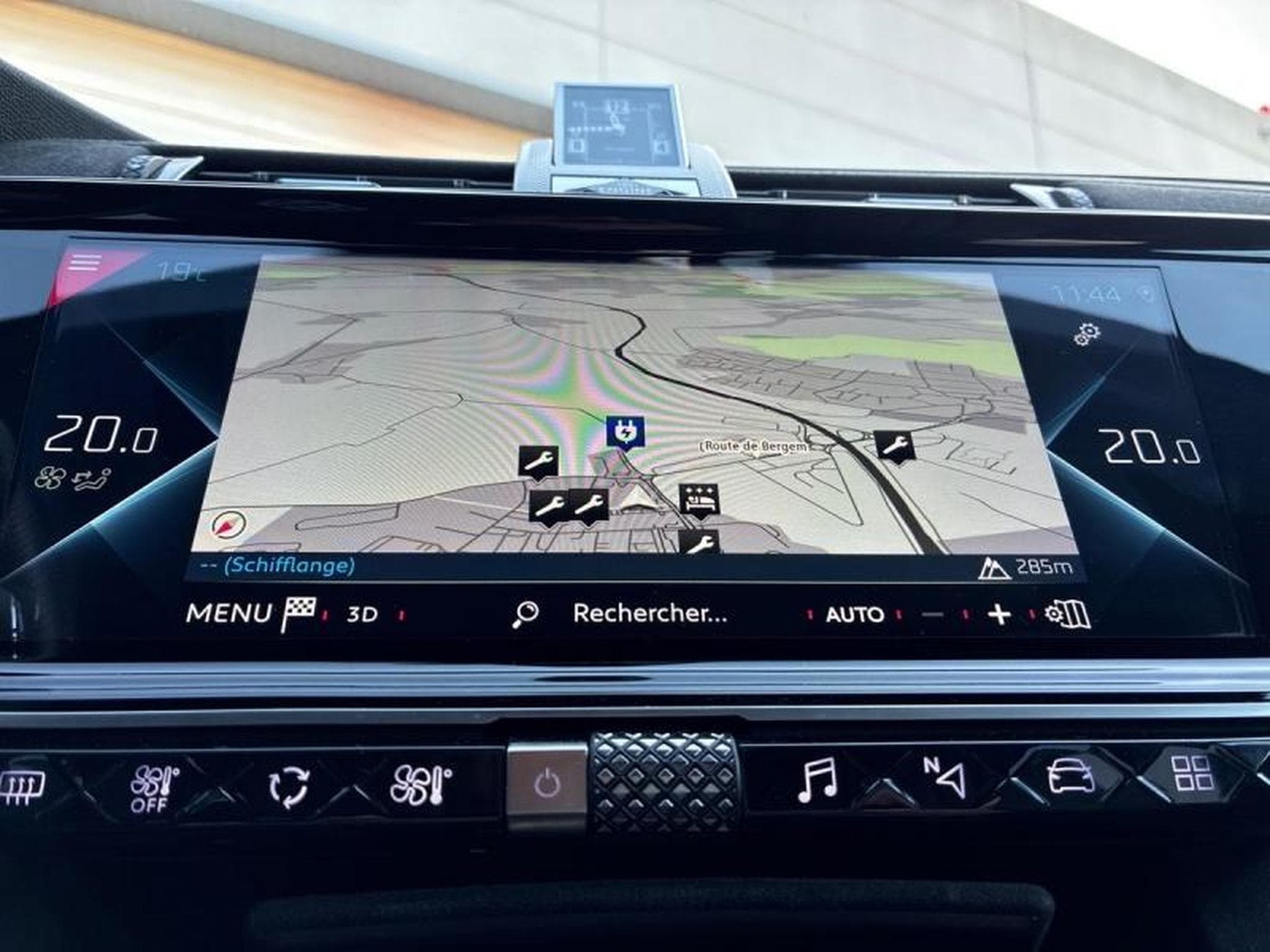 DS Automobiles DS7 E-TENSE 4x4 300ch Performance Line + (2022) - Foto 6