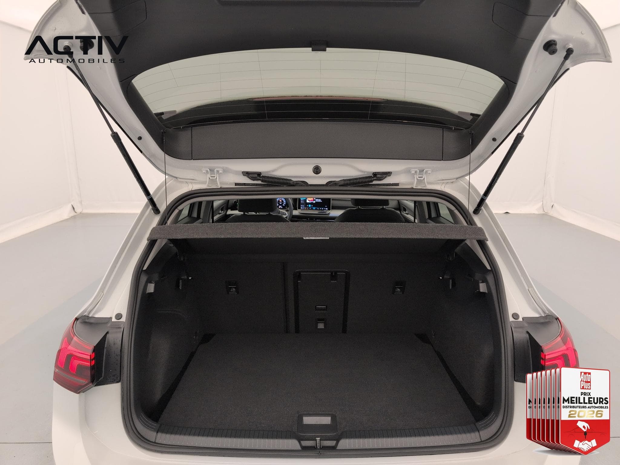 VW Golf VIII 1.5 eTSI EVO2 116 DSG7 Life Plus (2025) - Foto 11