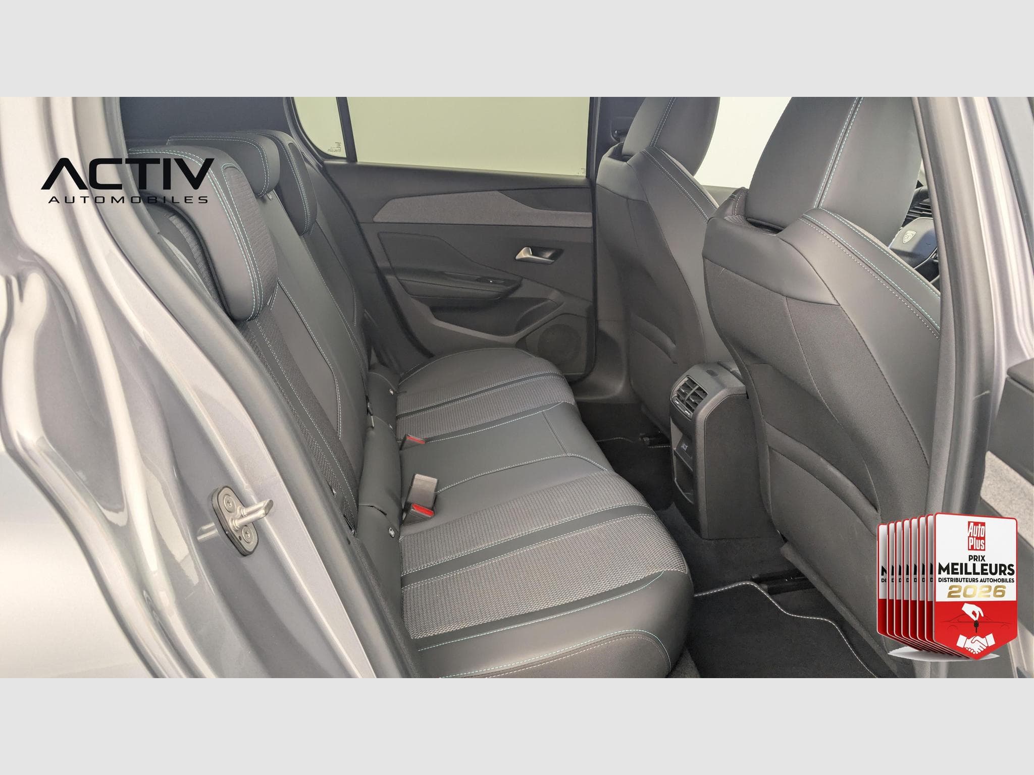 Peugeot 308 Hybrid 145 e-DCS6 Allure (2025) - Photo 10
