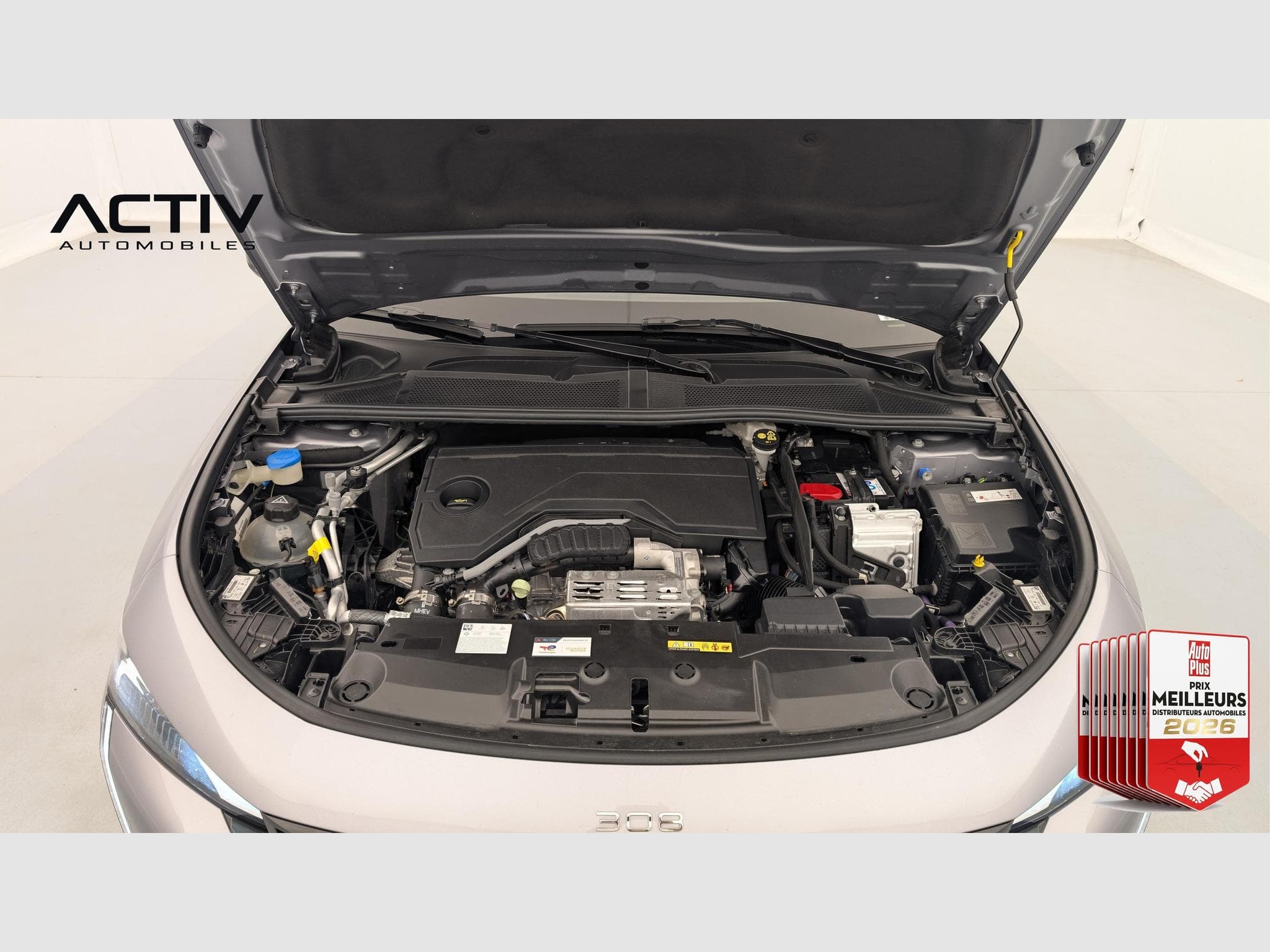 Peugeot 308 Hybrid 145 e-DCS6 Allure (2025) - Photo 21
