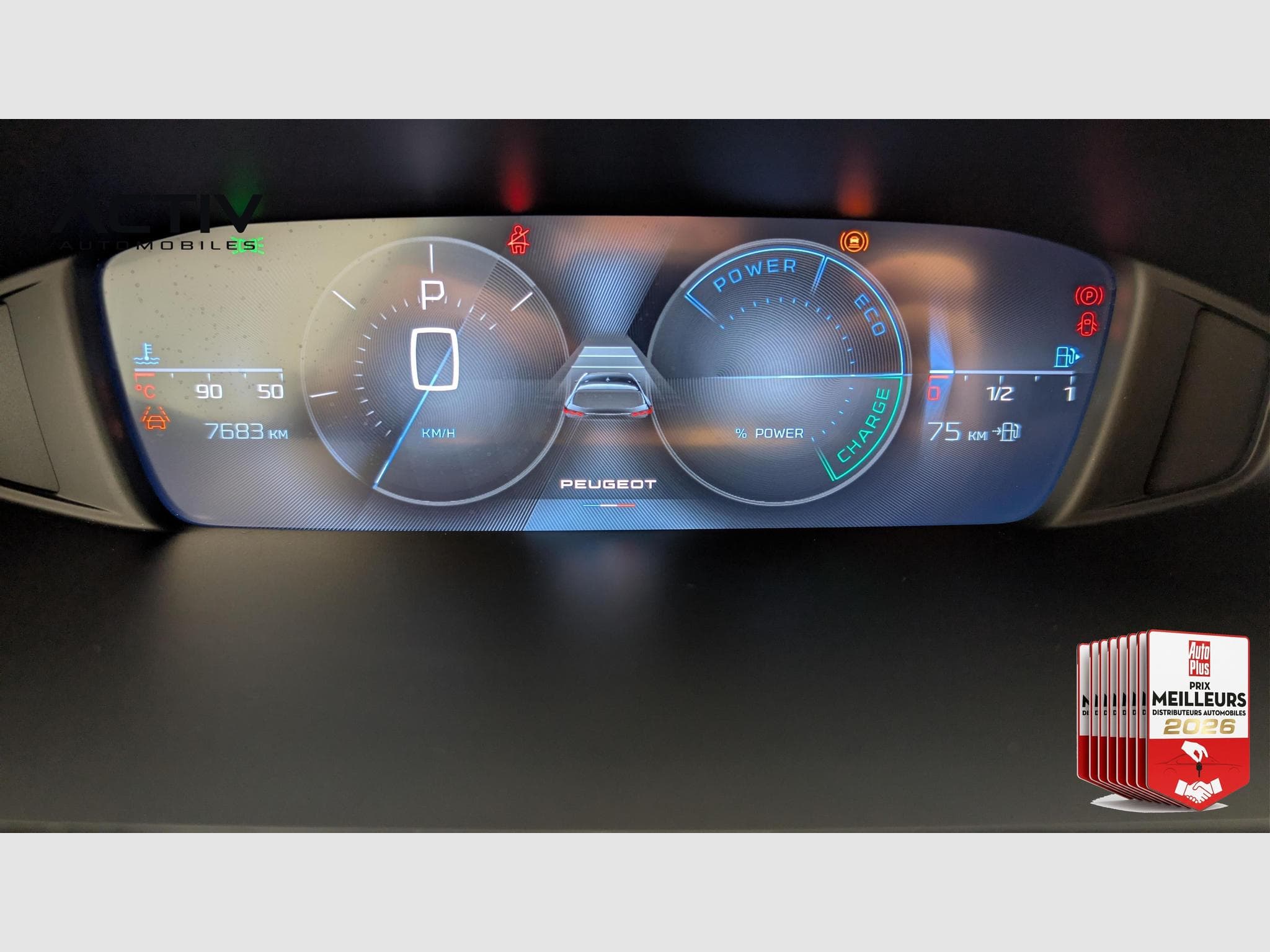Peugeot 308 Hybrid 145 e-DCS6 Allure (2025) - Photo 23