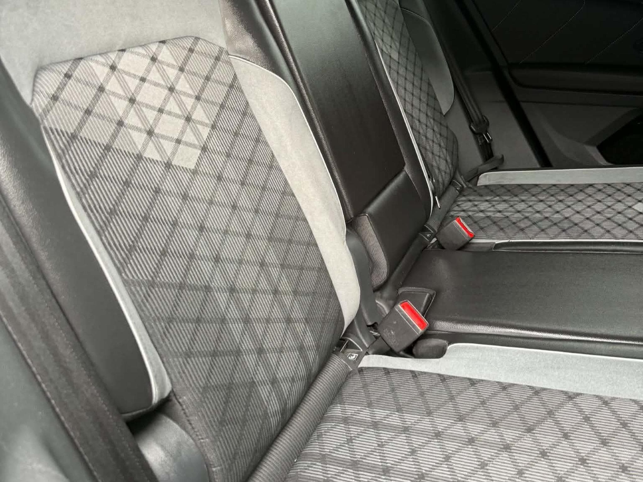 VW Tiguan 2.0 TDI, 147Kw, 4MOTION, DSG, R-LINE (2024) - Photo 8