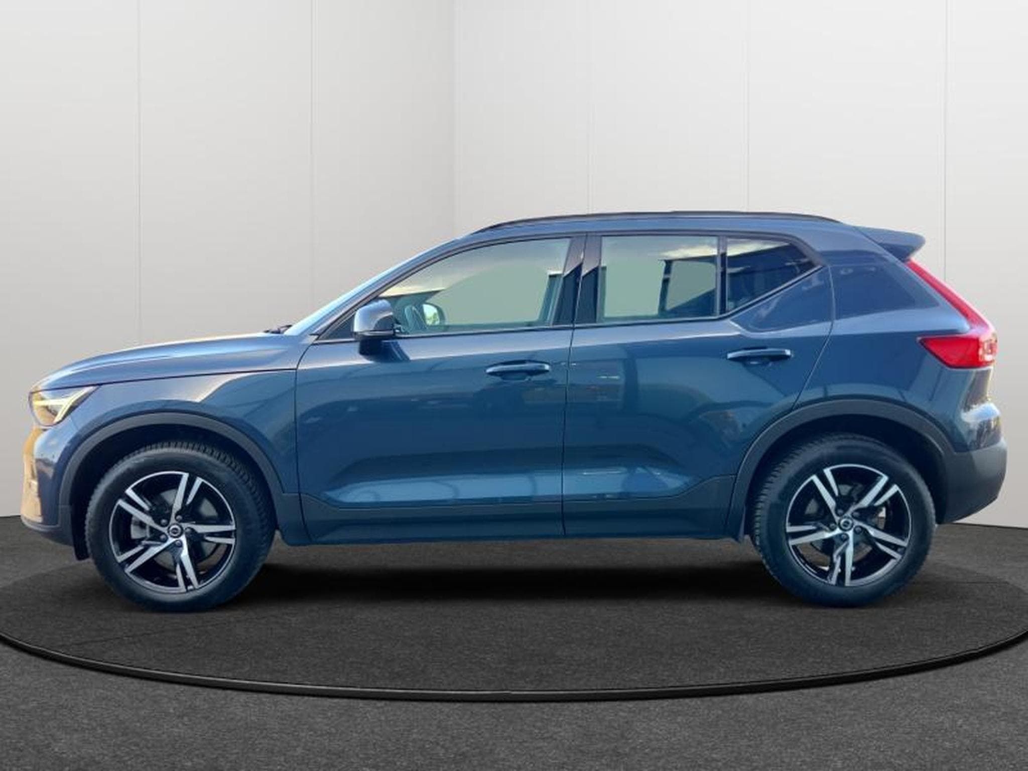 Volvo XC40 B3 Plus Dark / Essence 2026 (2025) - Foto 2