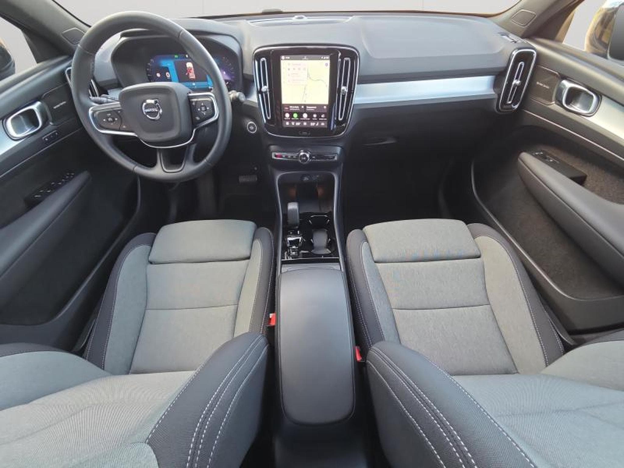 Volvo XC40 B3 Plus Dark / Essence 2026 (2025) - Foto 10