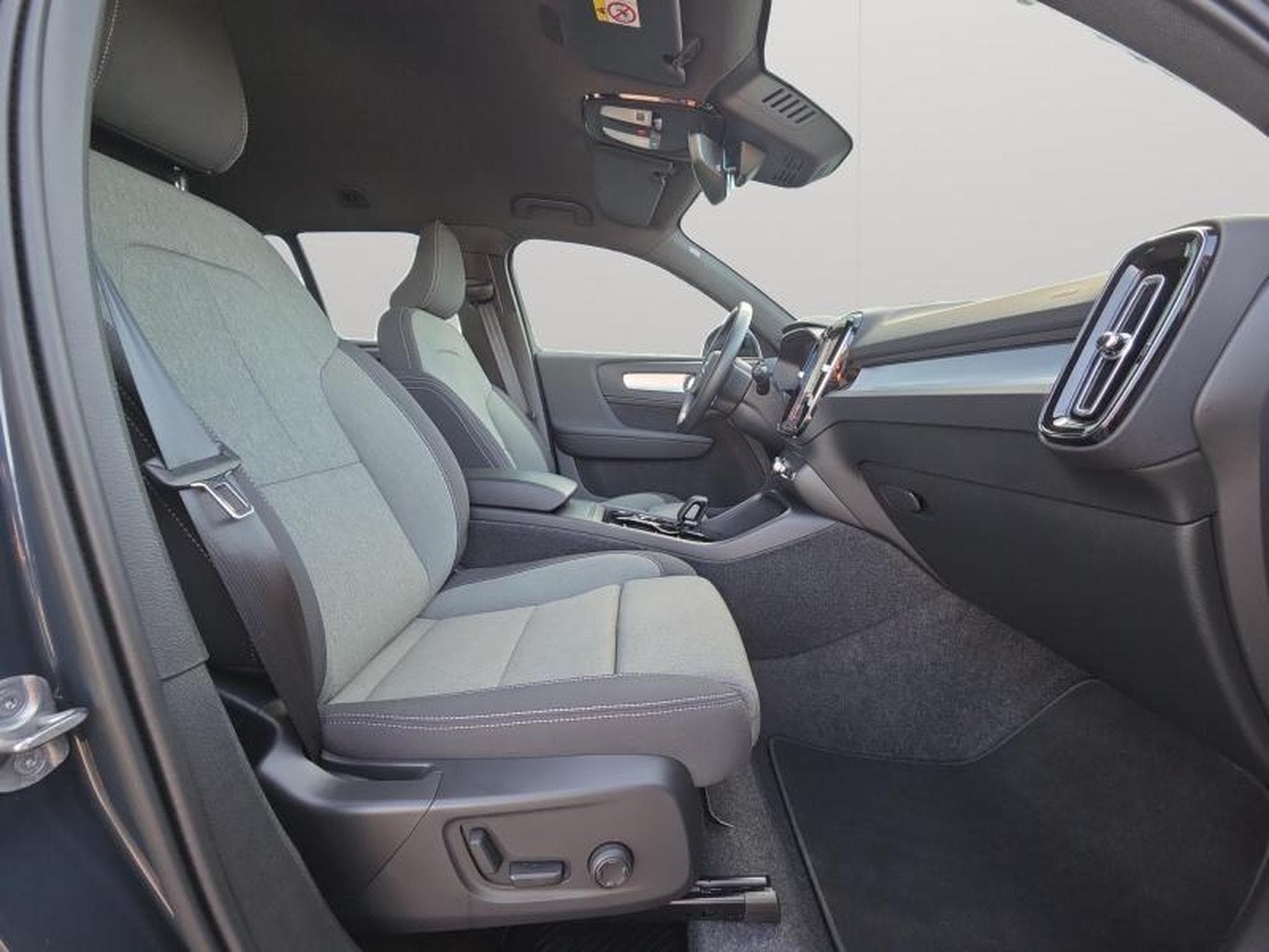 Volvo XC40 B3 Plus Dark / Essence 2026 (2025) - Foto 15
