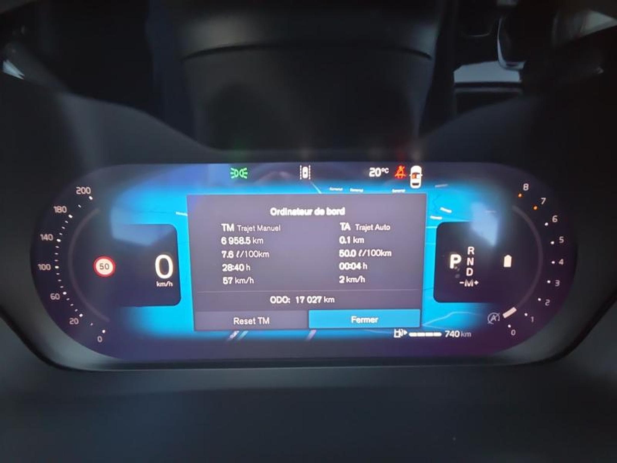Volvo XC40 B3 Plus Dark / Essence 2026 (2025) - Foto 18