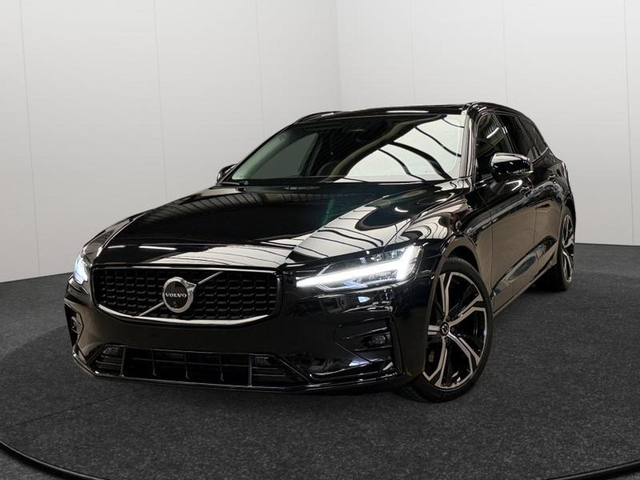 Volvo V60 B4 Plus Dark / Essence (2025) - Foto 1