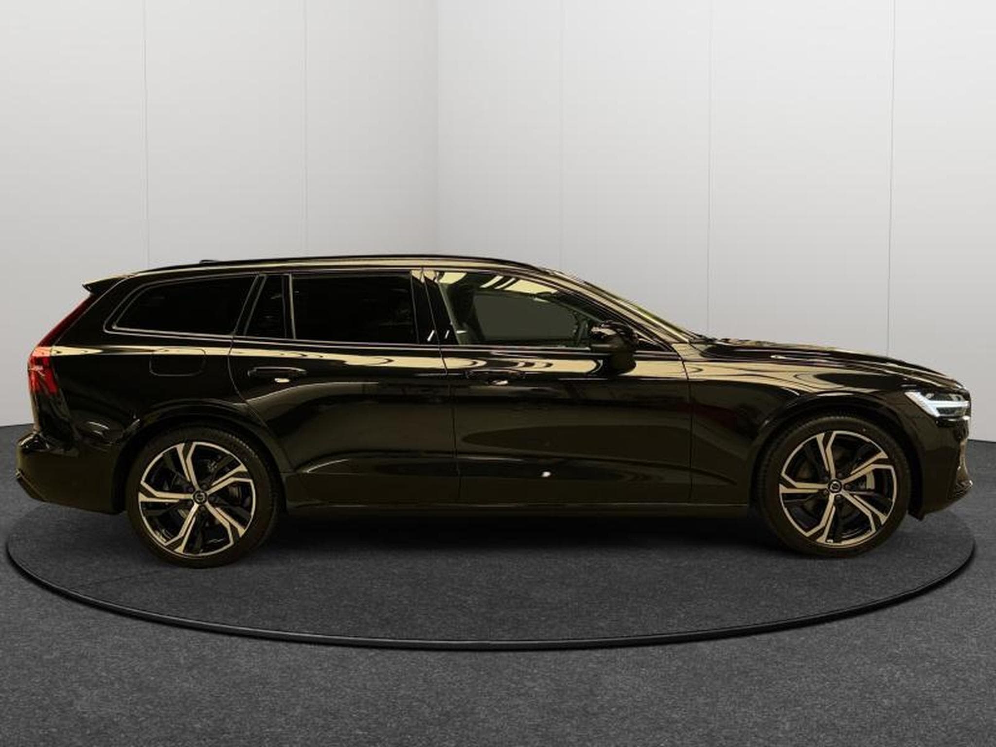 Volvo V60 B4 Plus Dark / Essence (2025) - Foto 7