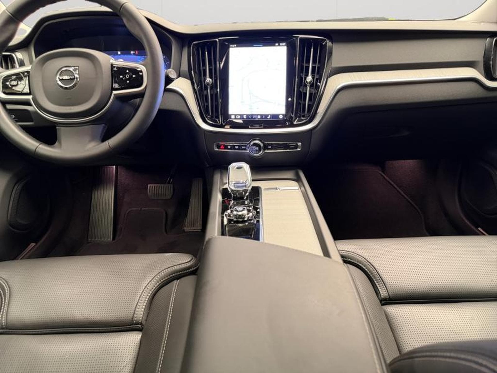 Volvo V60 B4 Plus Dark / Essence (2025) - Foto 3