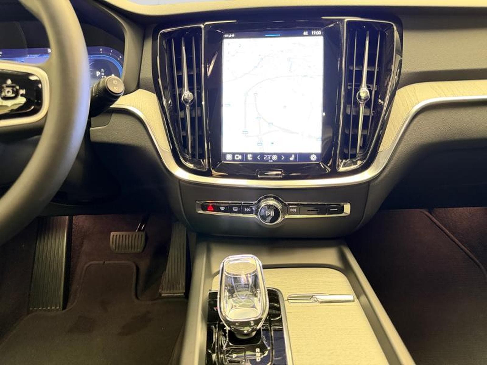 Volvo V60 B4 Plus Dark / Essence (2025) - Foto 11