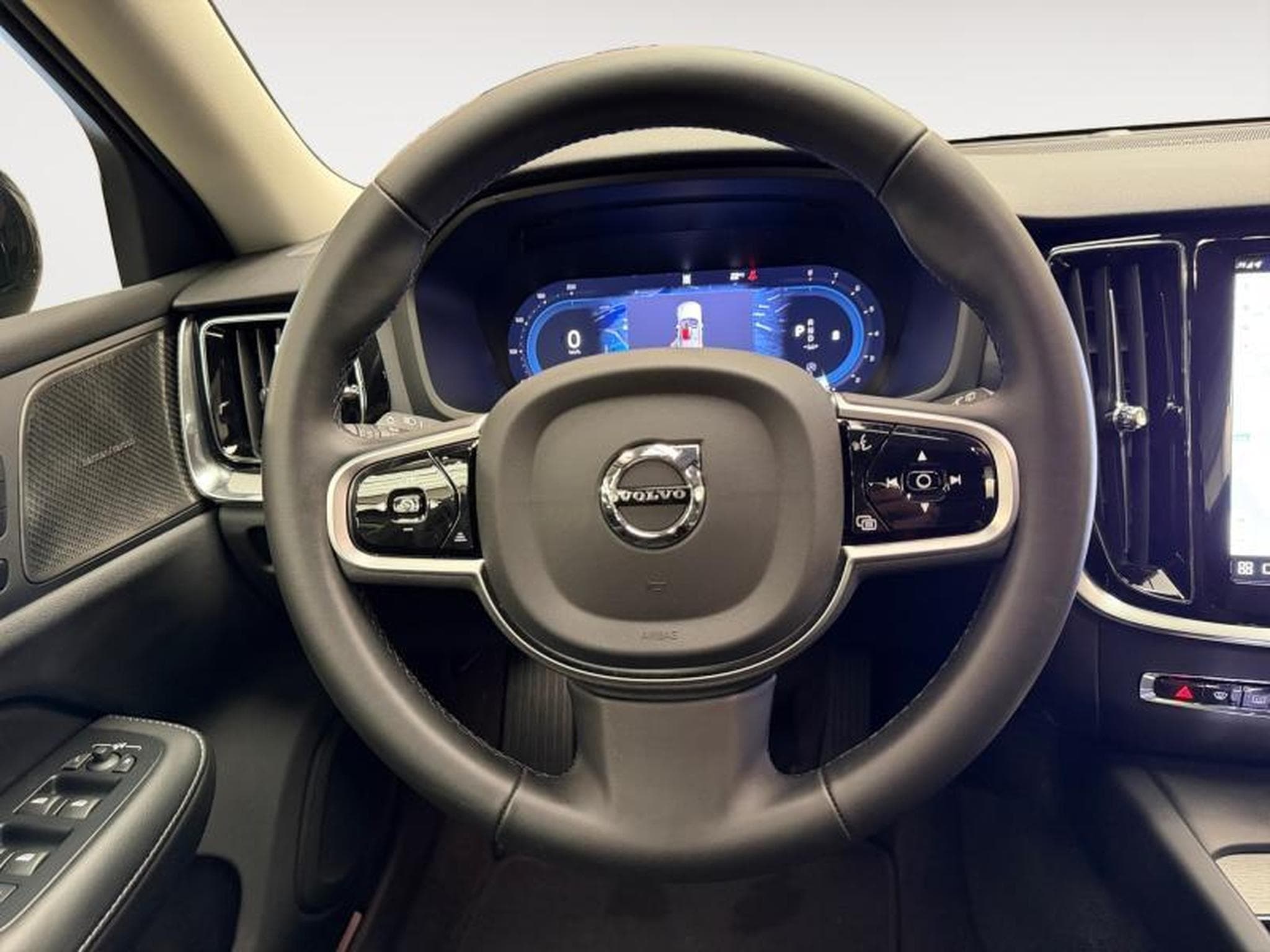 Volvo V60 B4 Plus Dark / Essence (2025) - Foto 12
