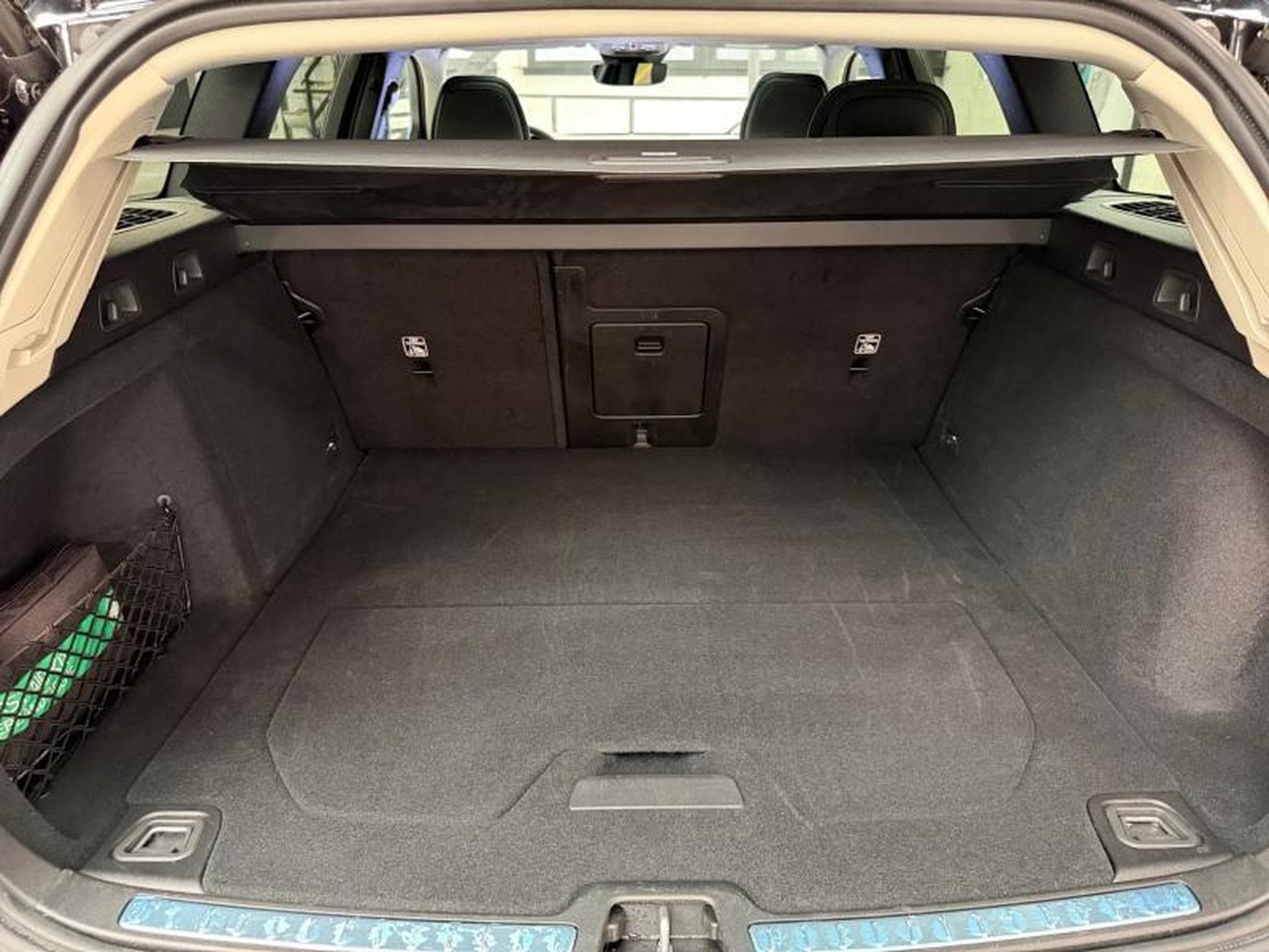 Volvo V60 B4 Plus Dark / Essence (2025) - Foto 19