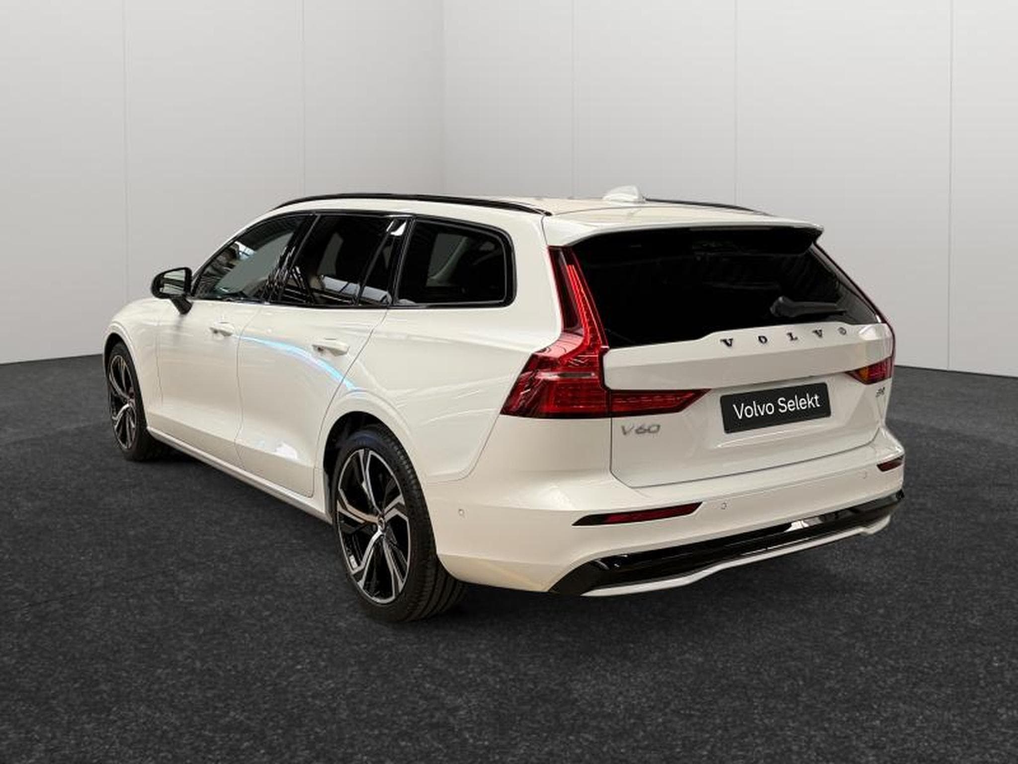 Volvo V60 B4 Ultra Dark / Essence (2025) - Foto 3