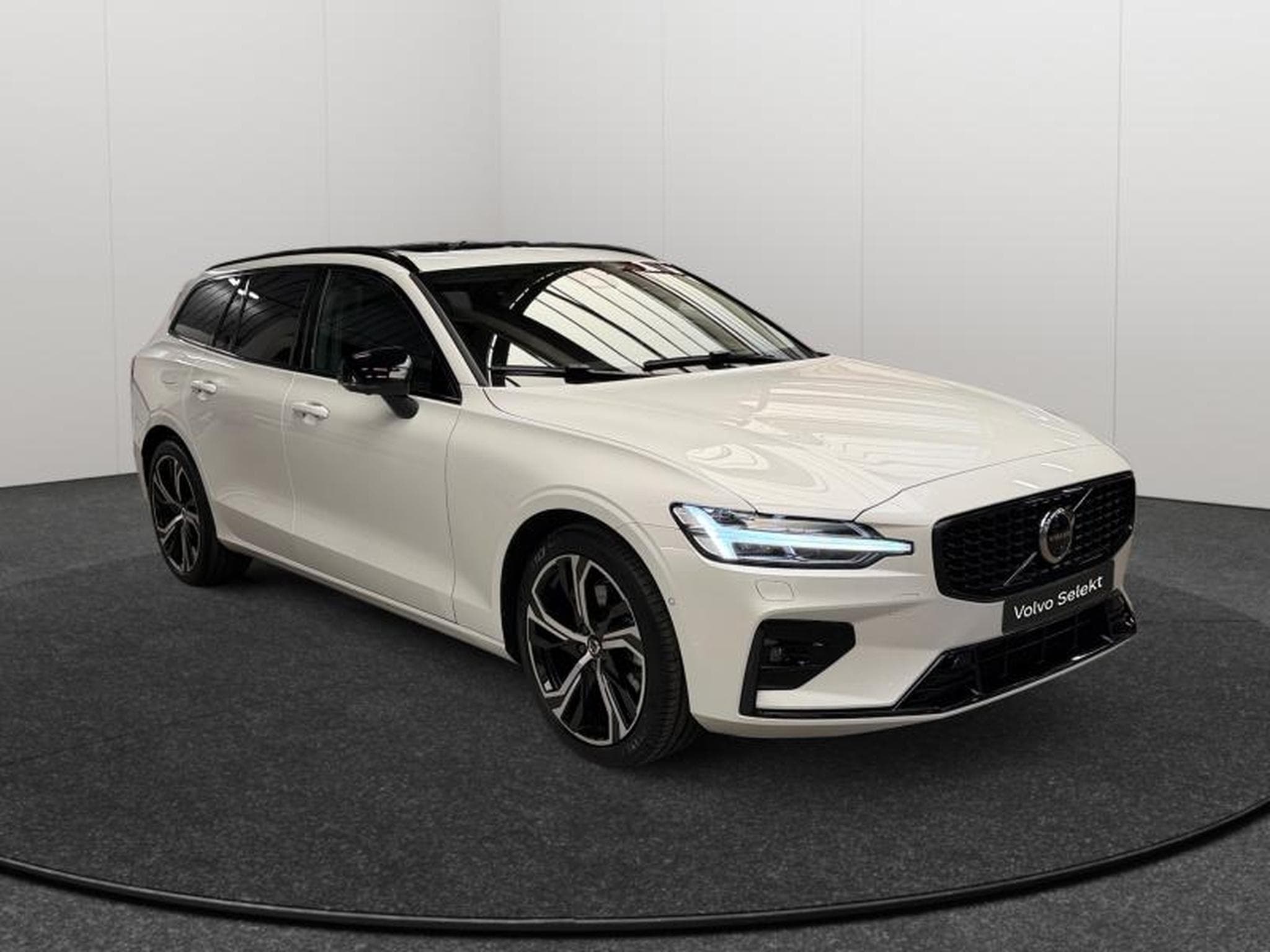 Volvo V60 B4 Ultra Dark / Essence (2025) - Foto 7