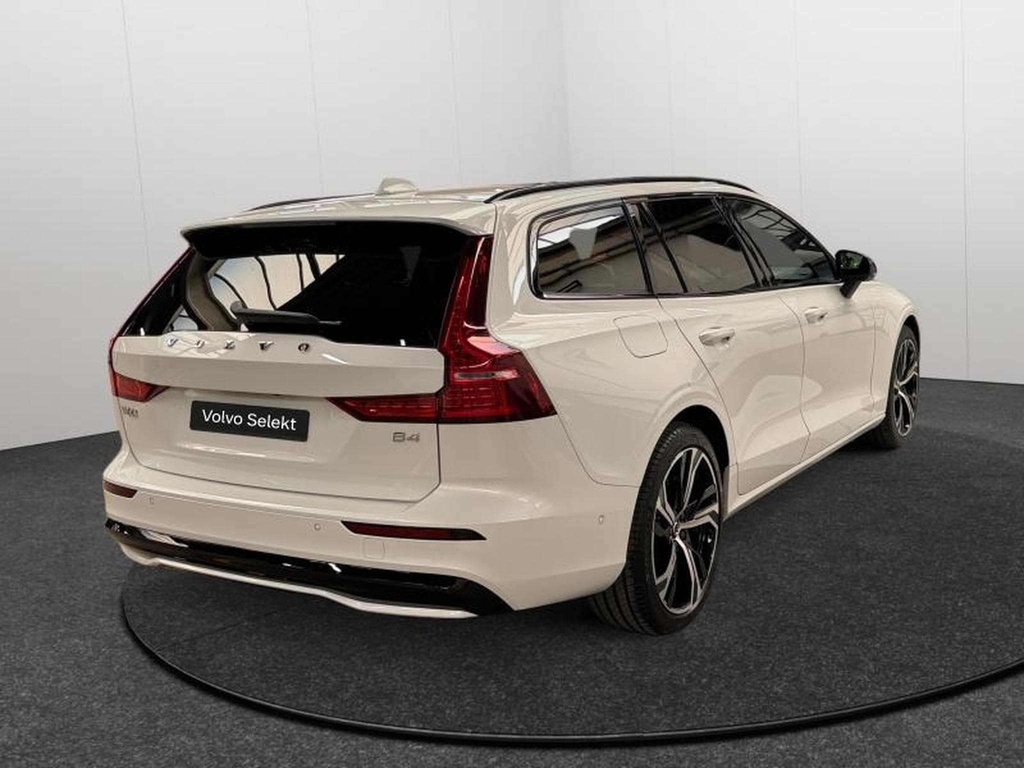 Volvo V60 B4 Ultra Dark / Essence (2025) - Foto 5