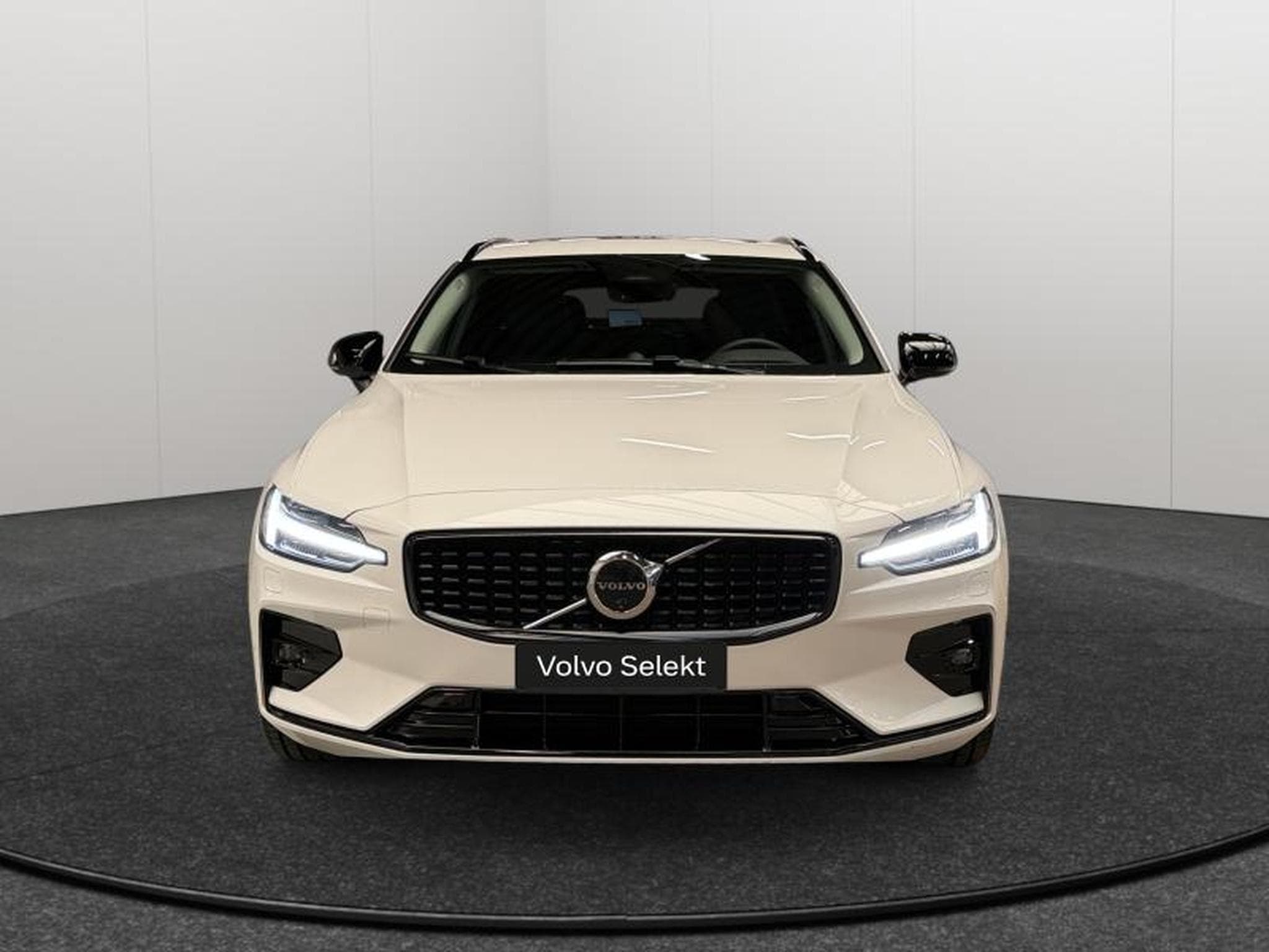 Volvo V60 B4 Ultra Dark / Essence (2025) - Foto 8