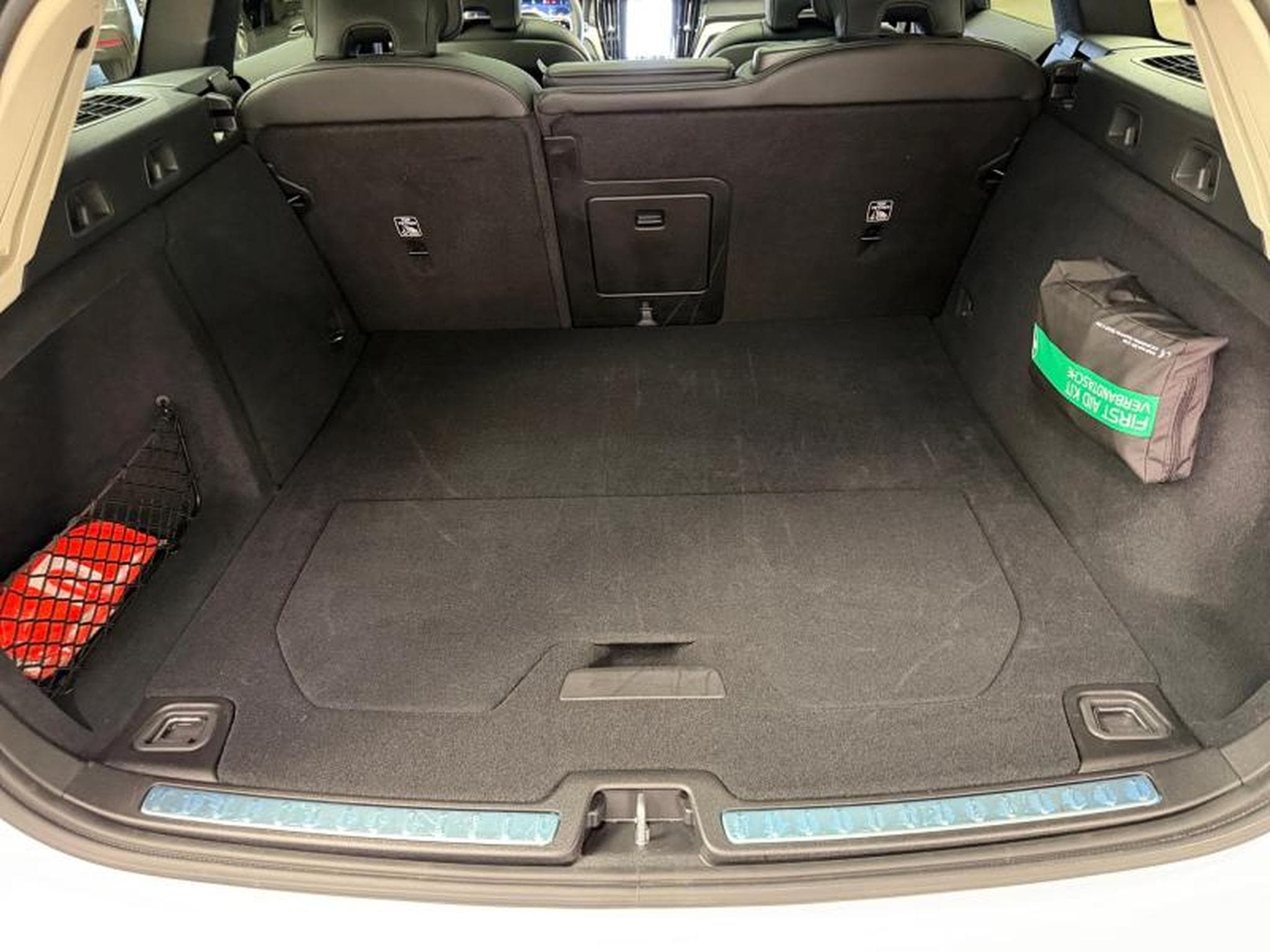 Volvo V60 B4 Ultra Dark / Essence (2025) - Foto 19