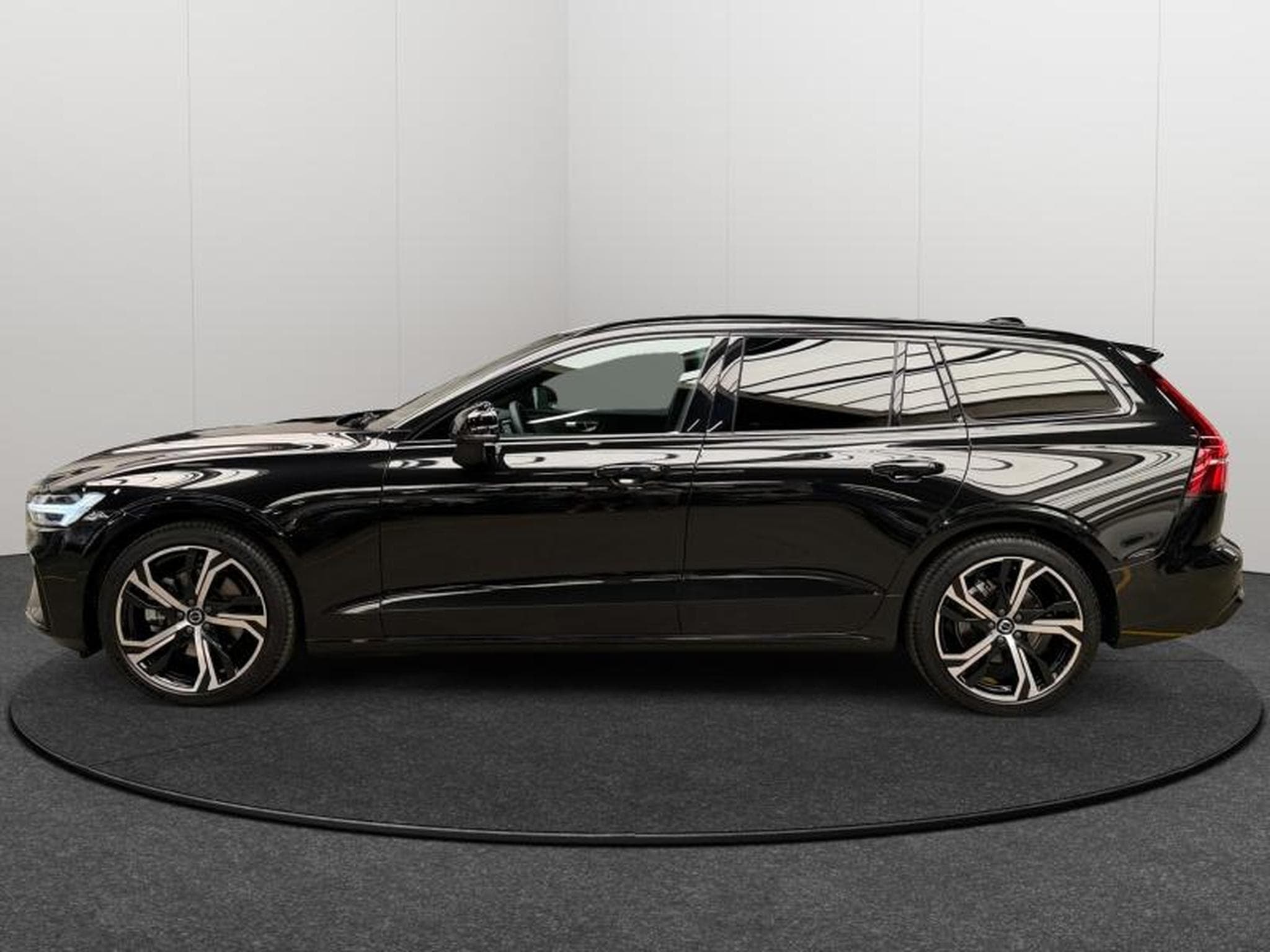 Volvo V60 B4 Ultra Dark / Essence (2025) - Foto 4