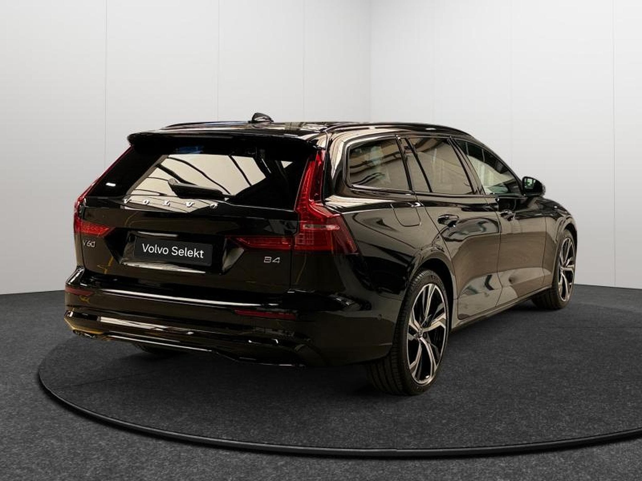Volvo V60 B4 Ultra Dark / Essence (2025) - Foto 2