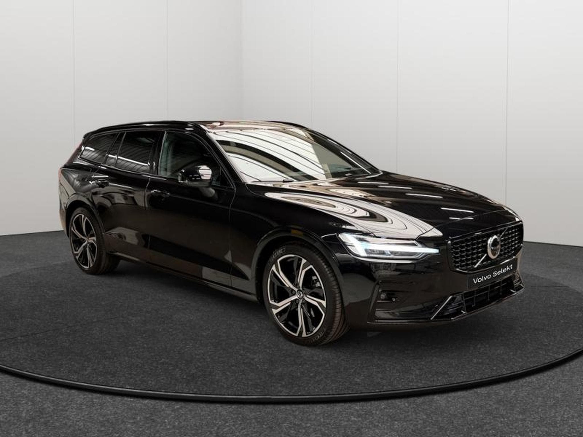 Volvo V60 B4 Ultra Dark / Essence (2025) - Foto 8