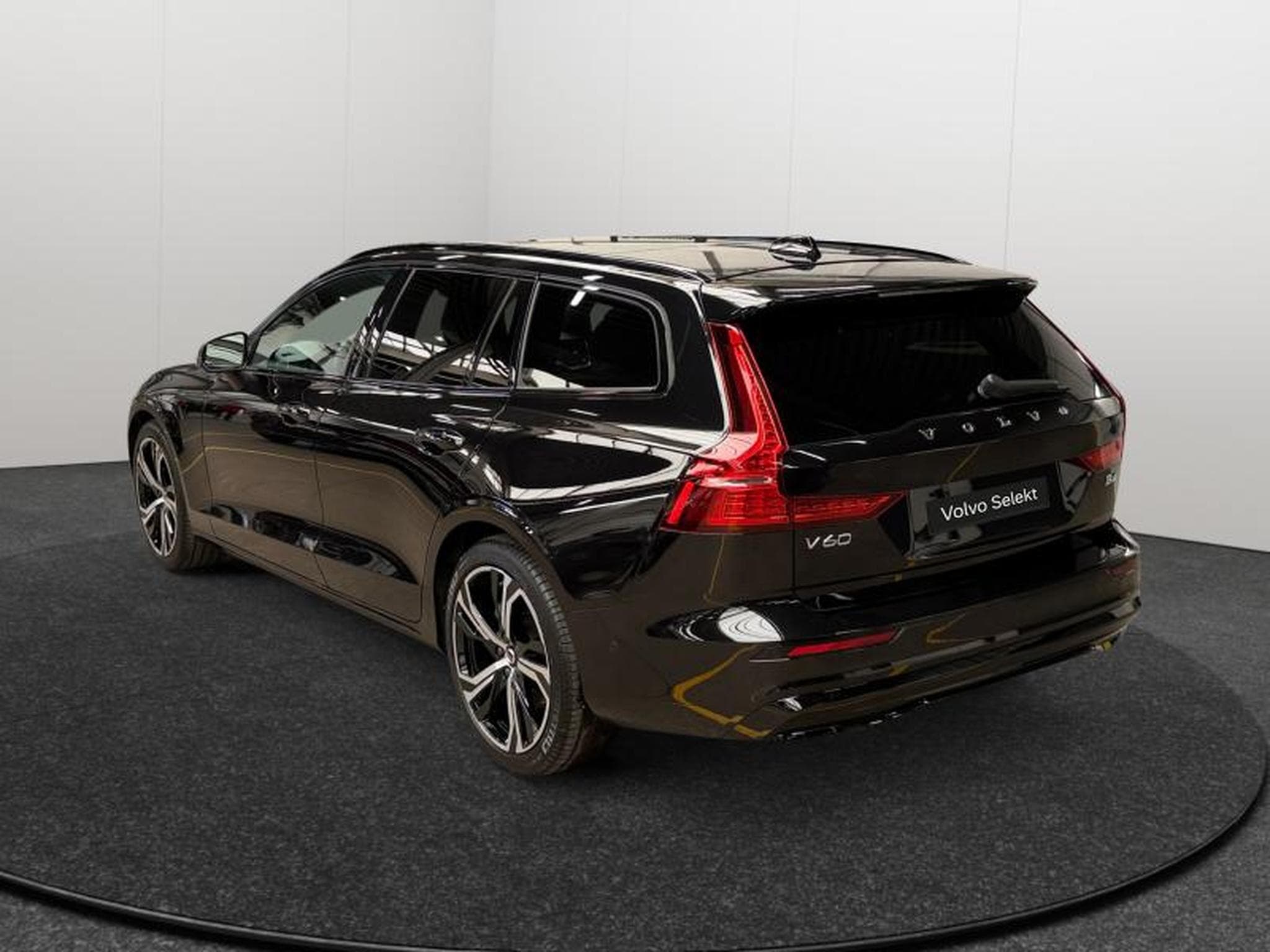 Volvo V60 B4 Ultra Dark / Essence (2025) - Foto 5