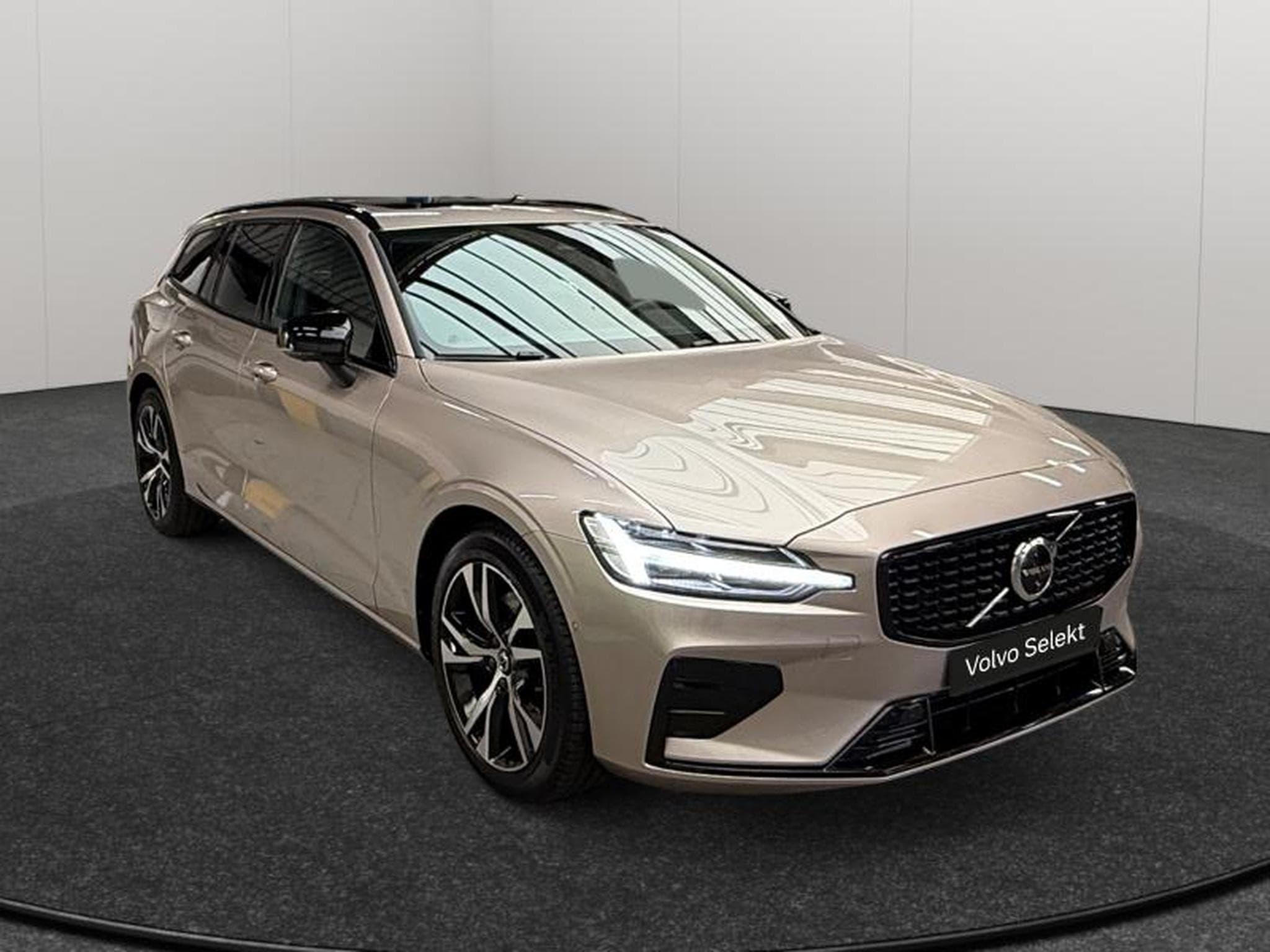 Volvo V60 B4 Plus Dark / Essence 2026 (2025) - Foto 7