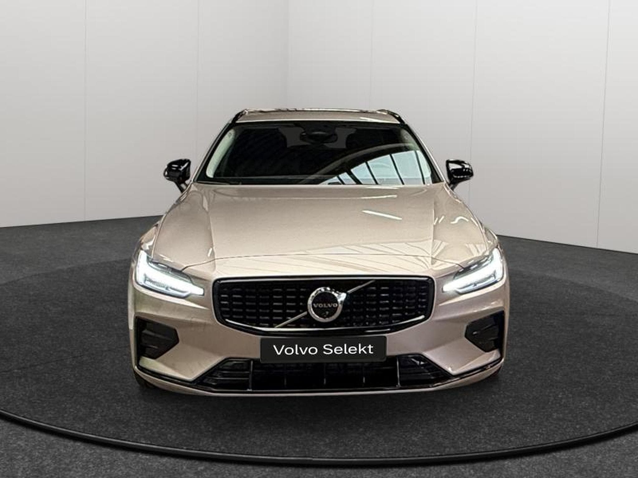 Volvo V60 B4 Plus Dark / Essence 2026 (2025) - Foto 8