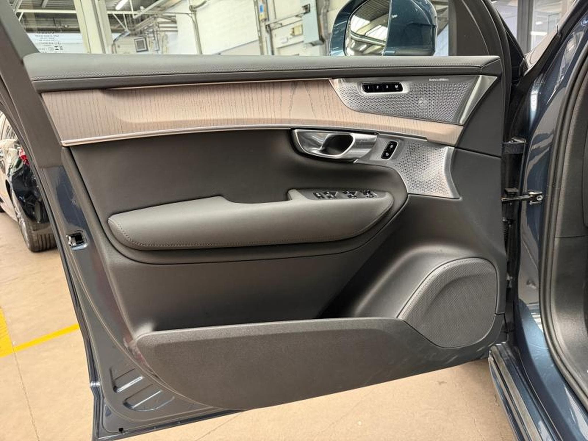 Volvo XC90 Facelift B5 AWD Plus Bright / Essence (2025) - Foto 20
