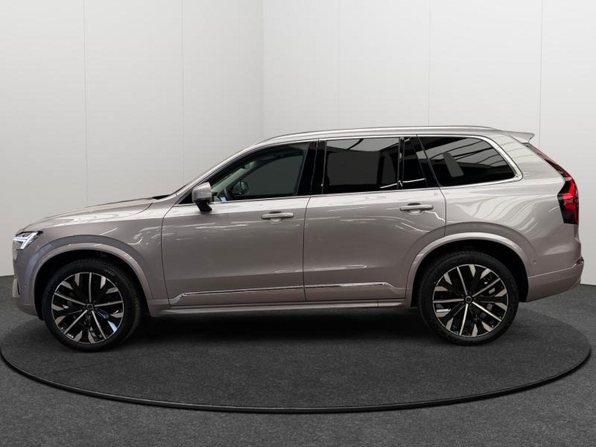 Volvo XC90 Facelift B5 AWD Plus Bright / Essence 2026 (2025) - Foto 2