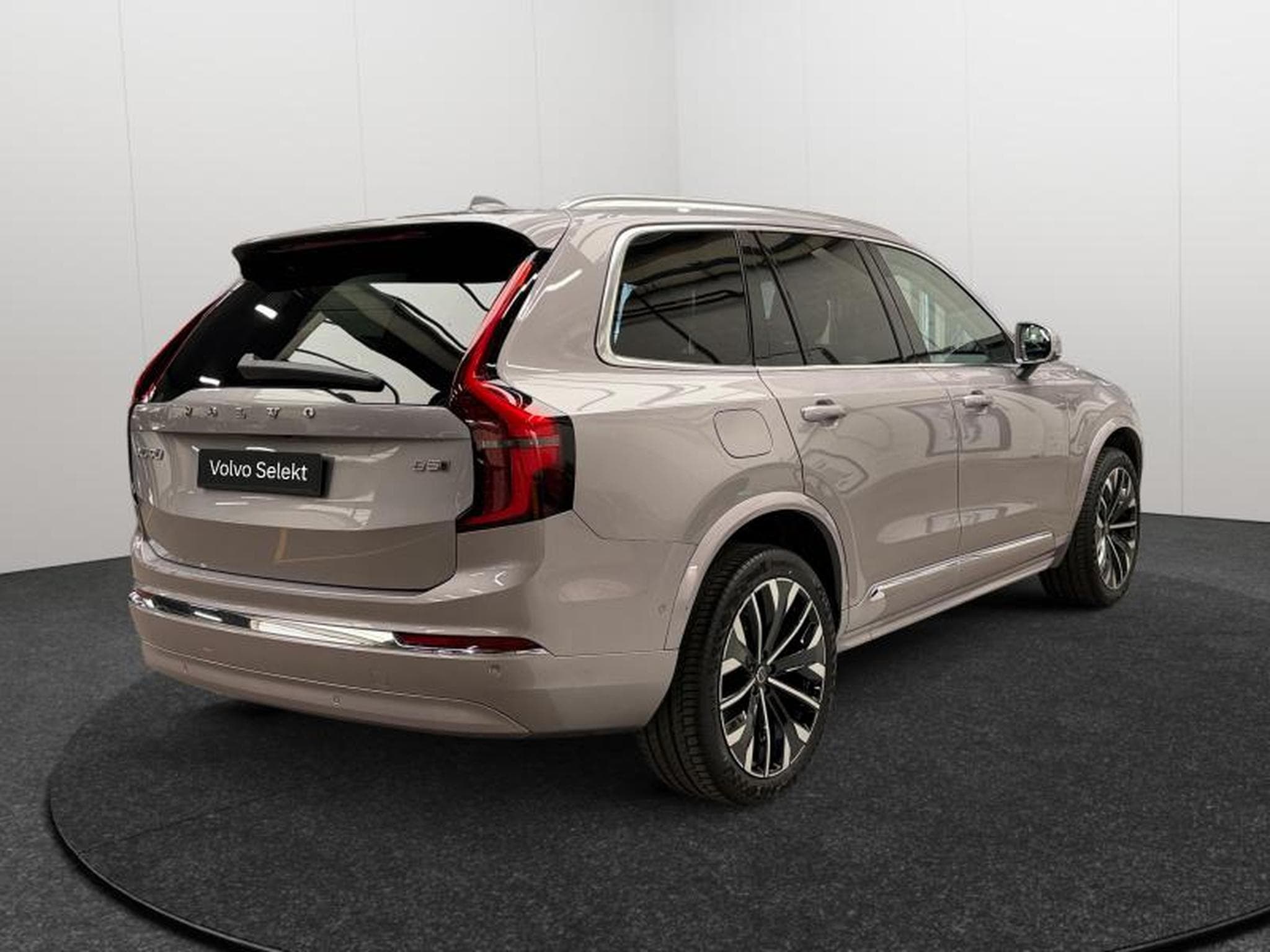Volvo XC90 Facelift B5 AWD Plus Bright / Essence 2026 (2025) - Foto 5