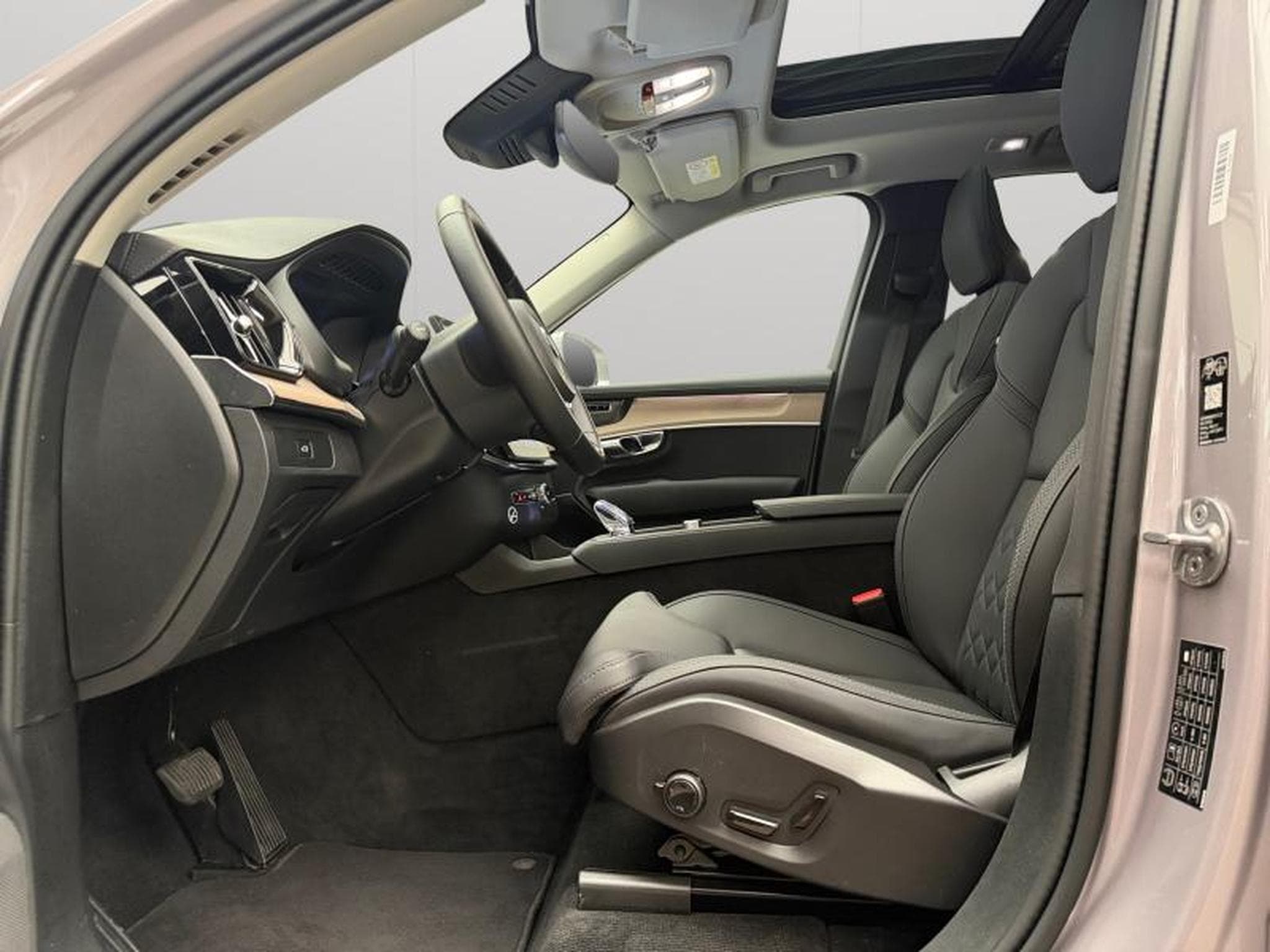 Volvo XC90 Facelift B5 AWD Plus Bright / Essence 2026 (2025) - Foto 9