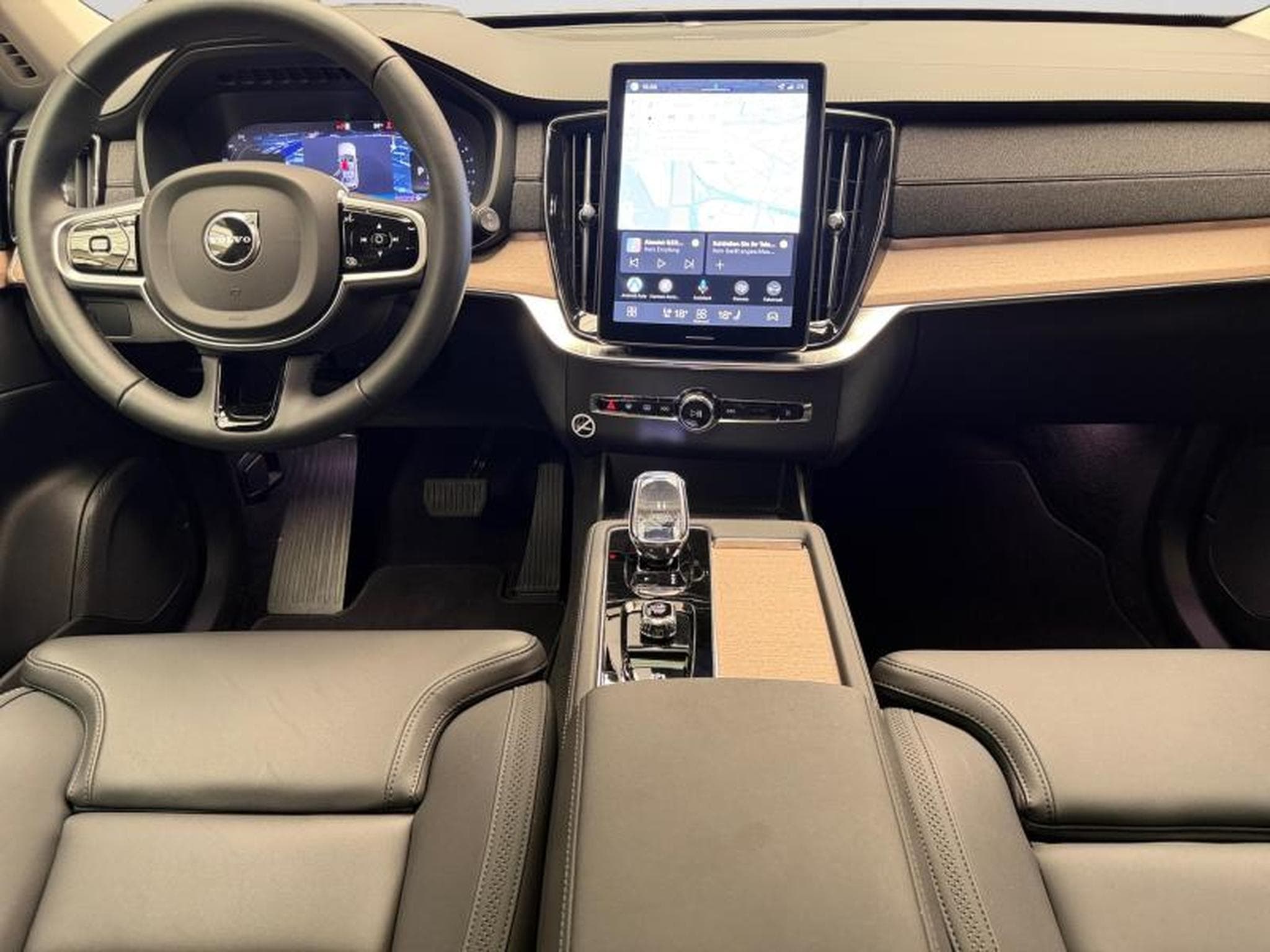 Volvo XC90 Facelift B5 AWD Plus Bright / Essence 2026 (2025) - Foto 10