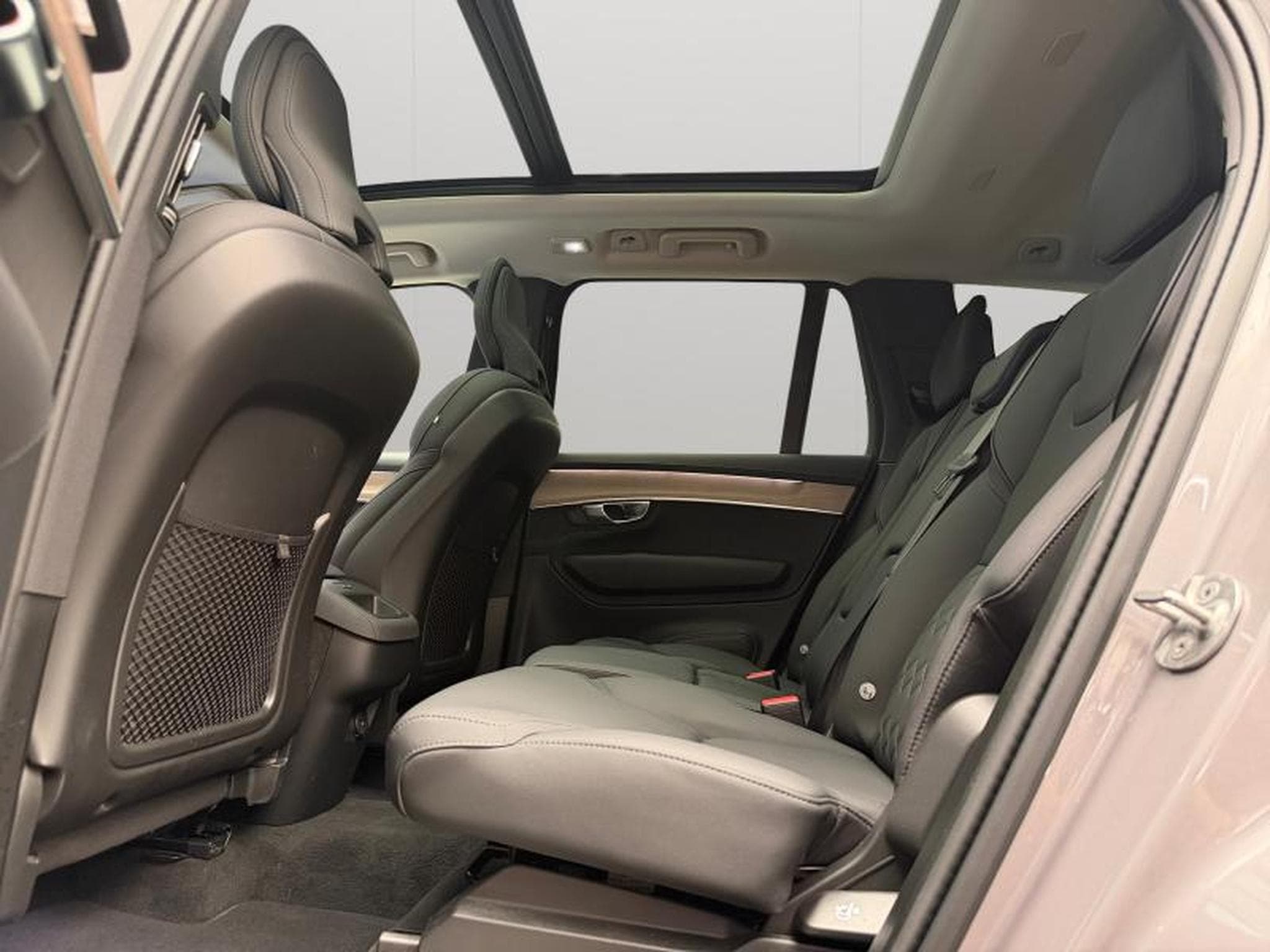 Volvo XC90 Facelift B5 AWD Plus Bright / Essence 2026 (2025) - Foto 13