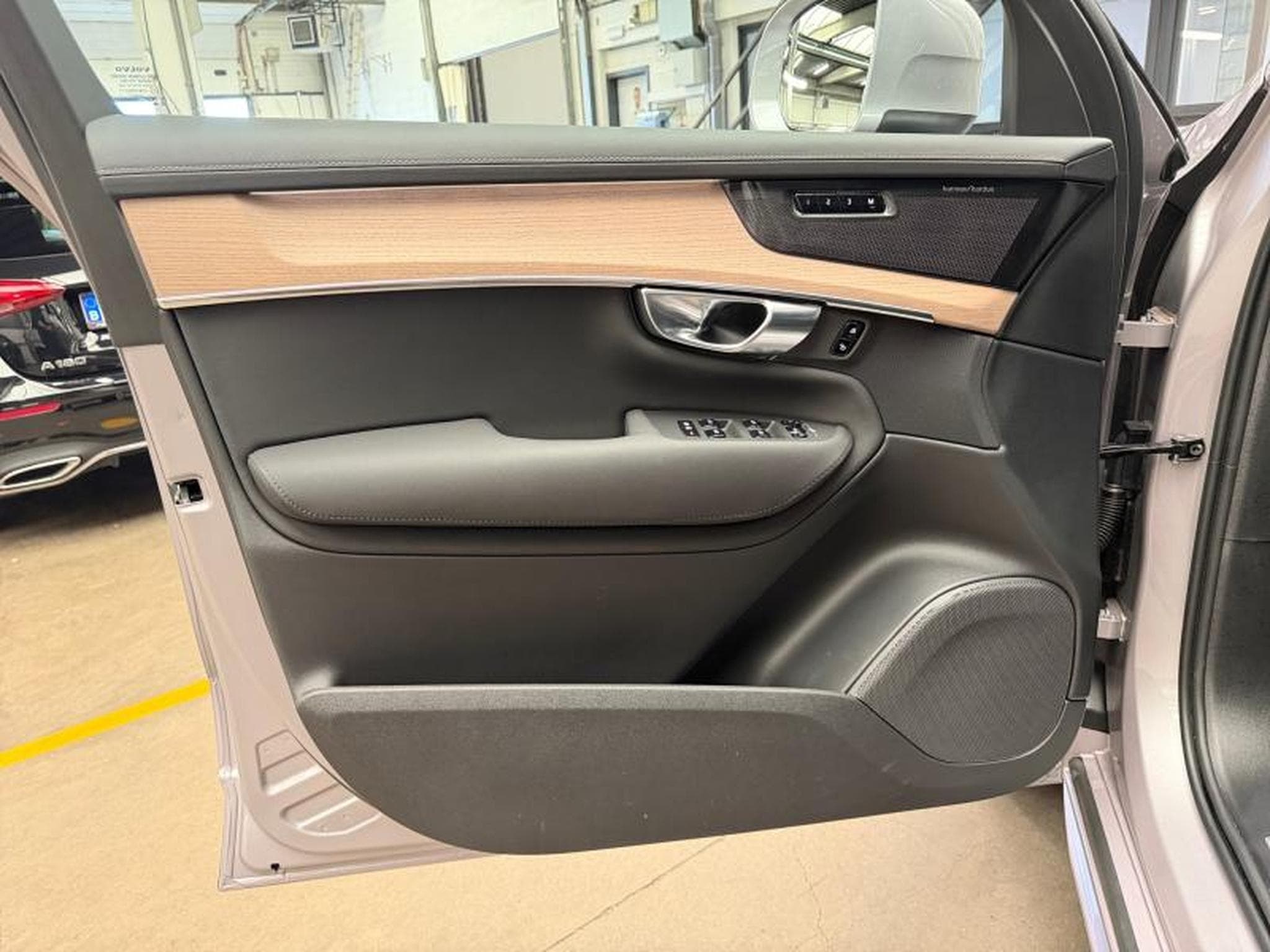Volvo XC90 Facelift B5 AWD Plus Bright / Essence 2026 (2025) - Foto 20