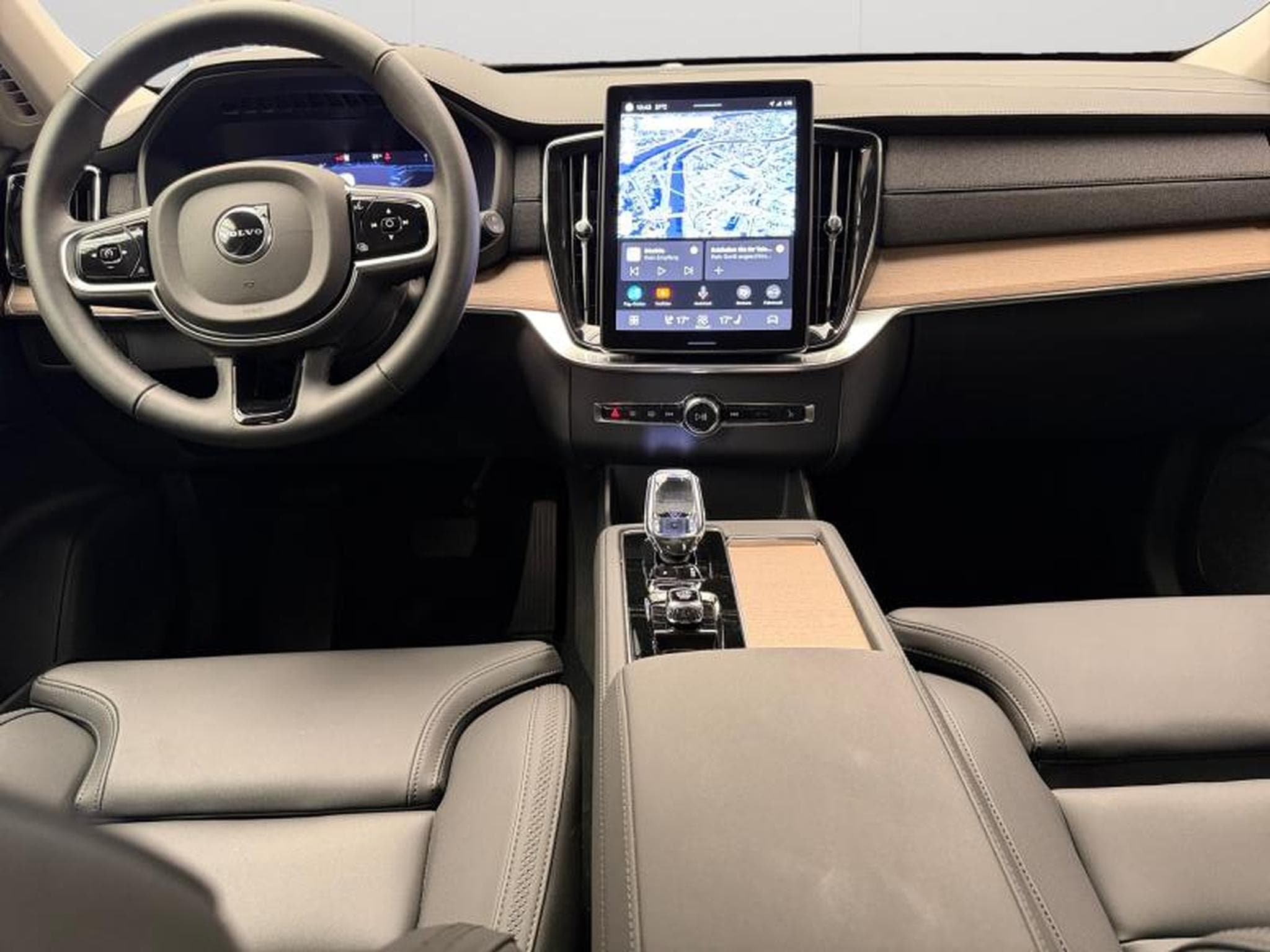 Volvo XC90 Facelift B5 AWD Plus Bright / Essence (2025) - Foto 10