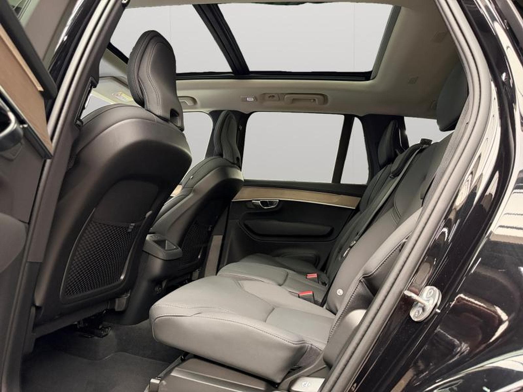 Volvo XC90 Facelift B5 AWD Plus Bright / Essence (2025) - Foto 13