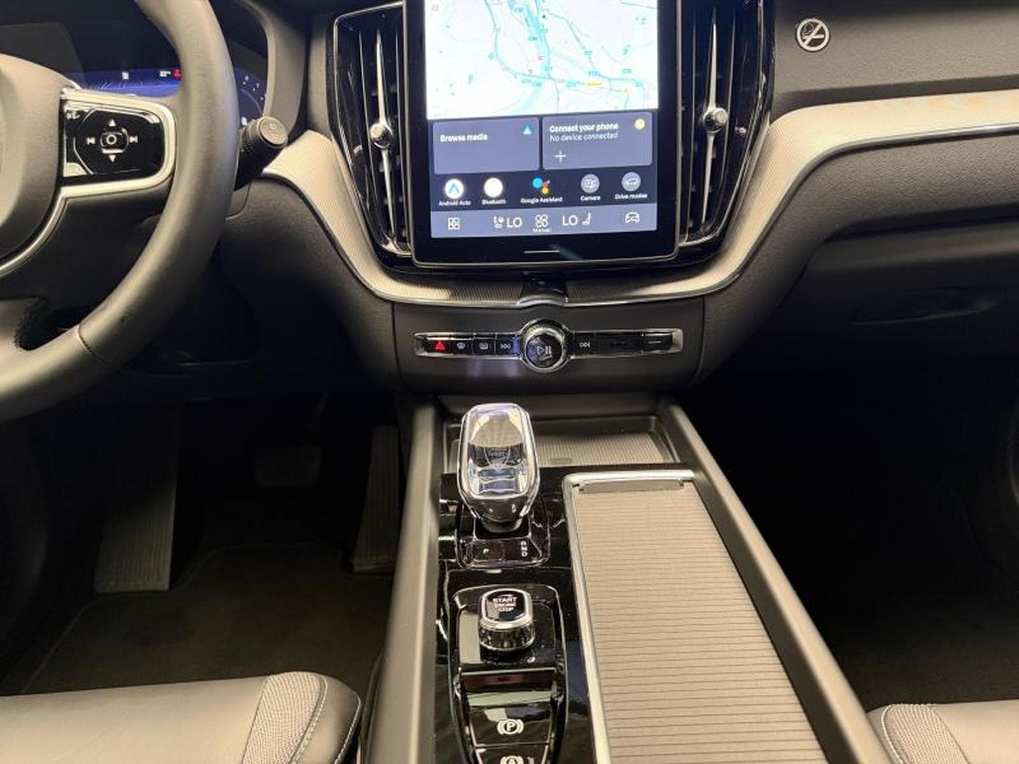 Volvo XC60 Facelift B5 AWD Plus Black Edition / Essence 2026 (2025) - Foto 11