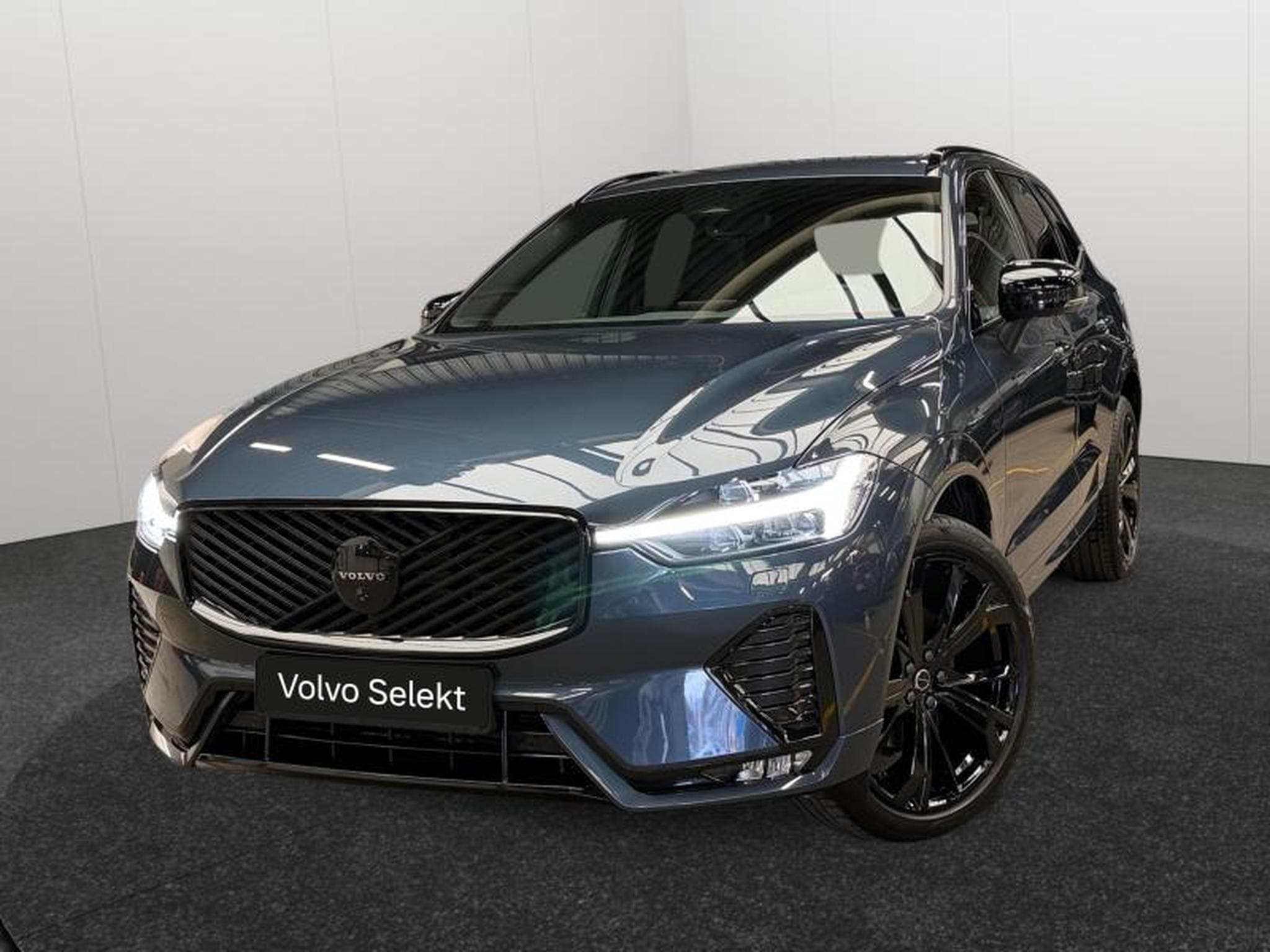 Volvo XC60 Facelift B5 AWD Black Edition Ultra / Essence 2026 (2025) - Foto 1