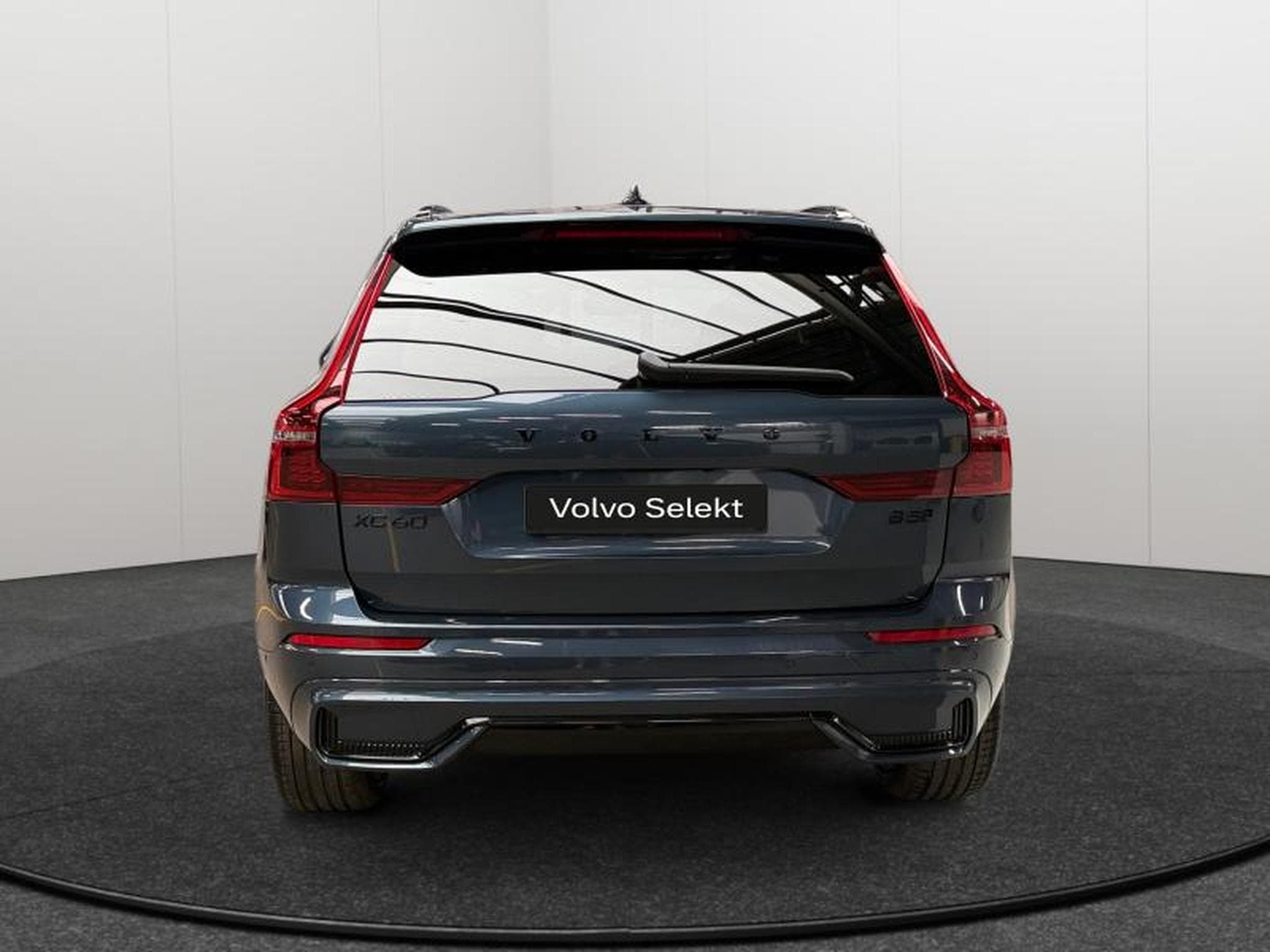 Volvo XC60 Facelift B5 AWD Black Edition Ultra / Essence 2026 (2025) - Foto 4