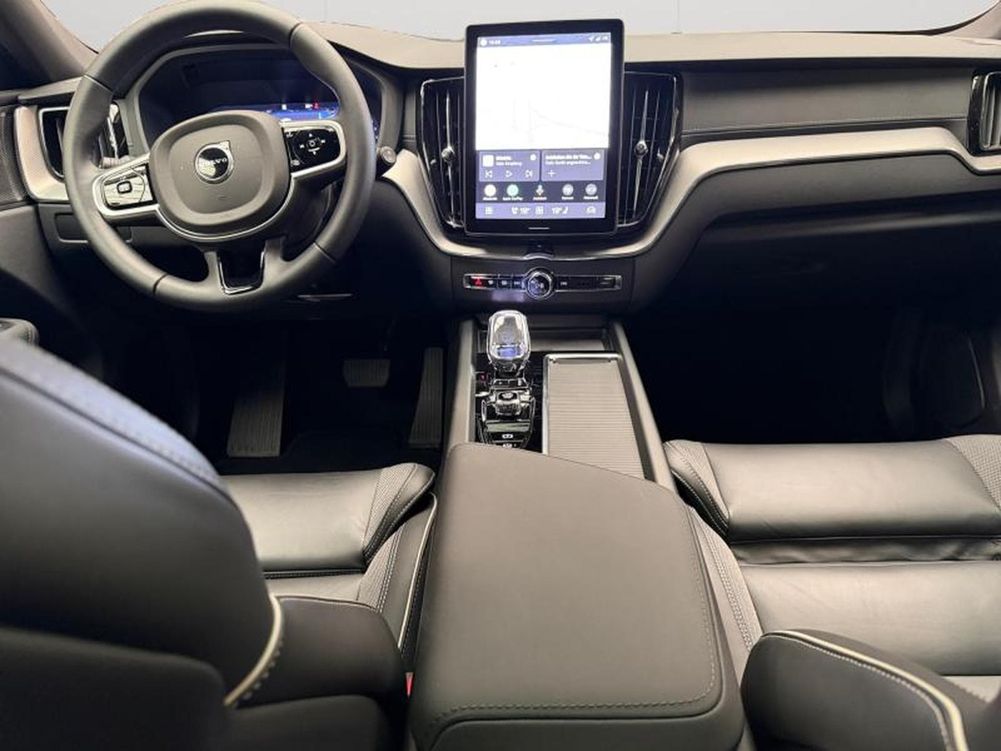 Volvo XC60 Facelift B5 AWD Black Edition Ultra / Essence 2026 (2025) - Foto 10
