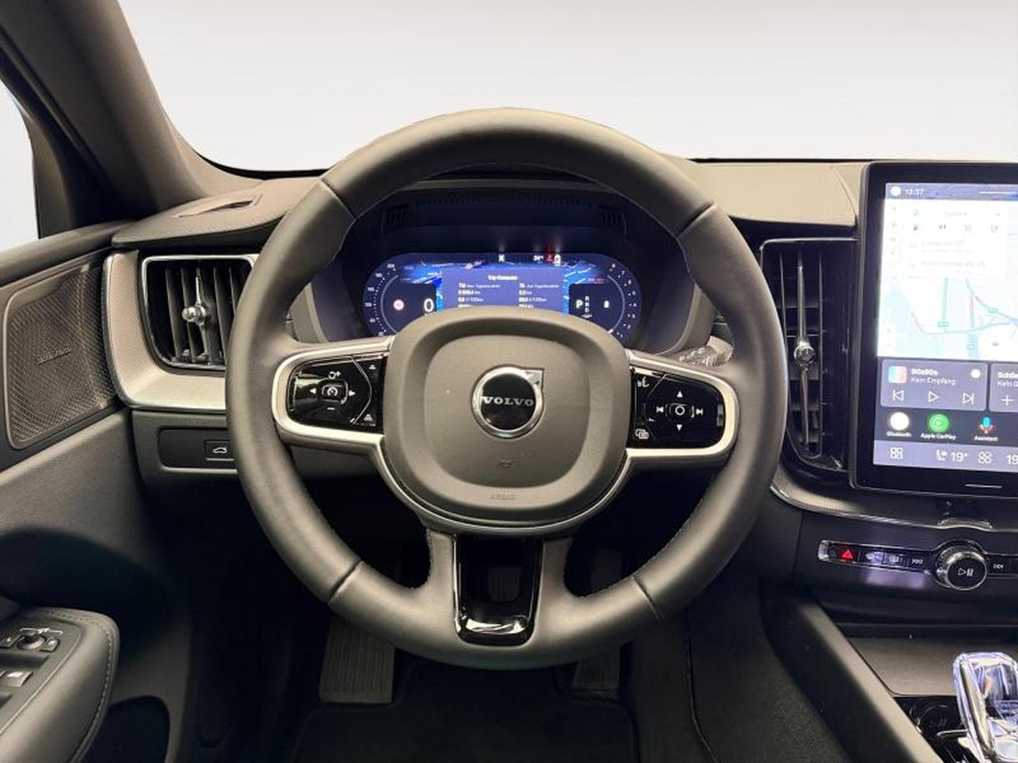 Volvo XC60 Facelift B5 AWD Black Edition Ultra / Essence 2026 (2025) - Foto 12