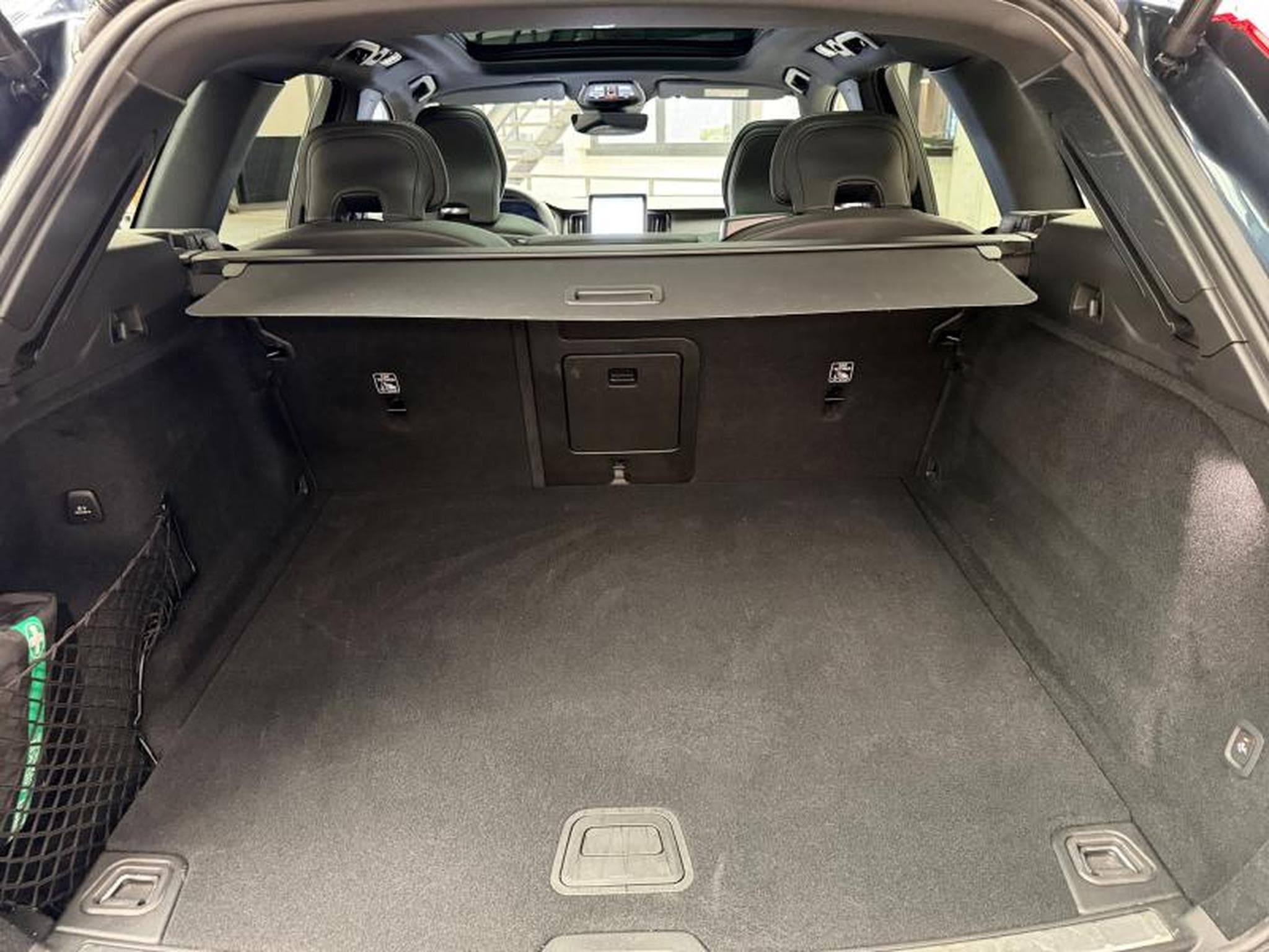 Volvo XC60 Facelift B5 AWD Black Edition Ultra / Essence 2026 (2025) - Foto 19