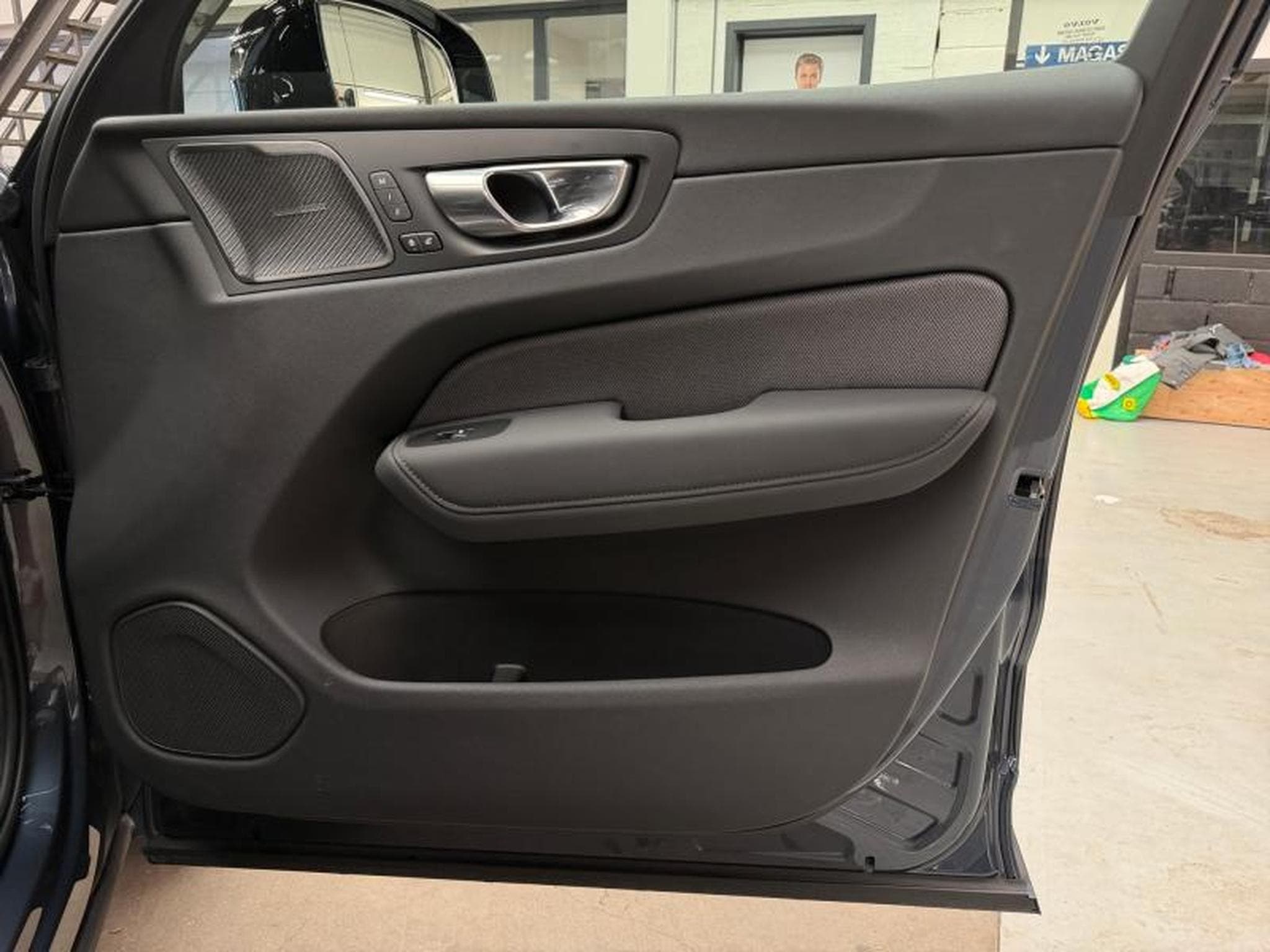 Volvo XC60 Facelift B5 AWD Black Edition Ultra / Essence 2026 (2025) - Foto 21