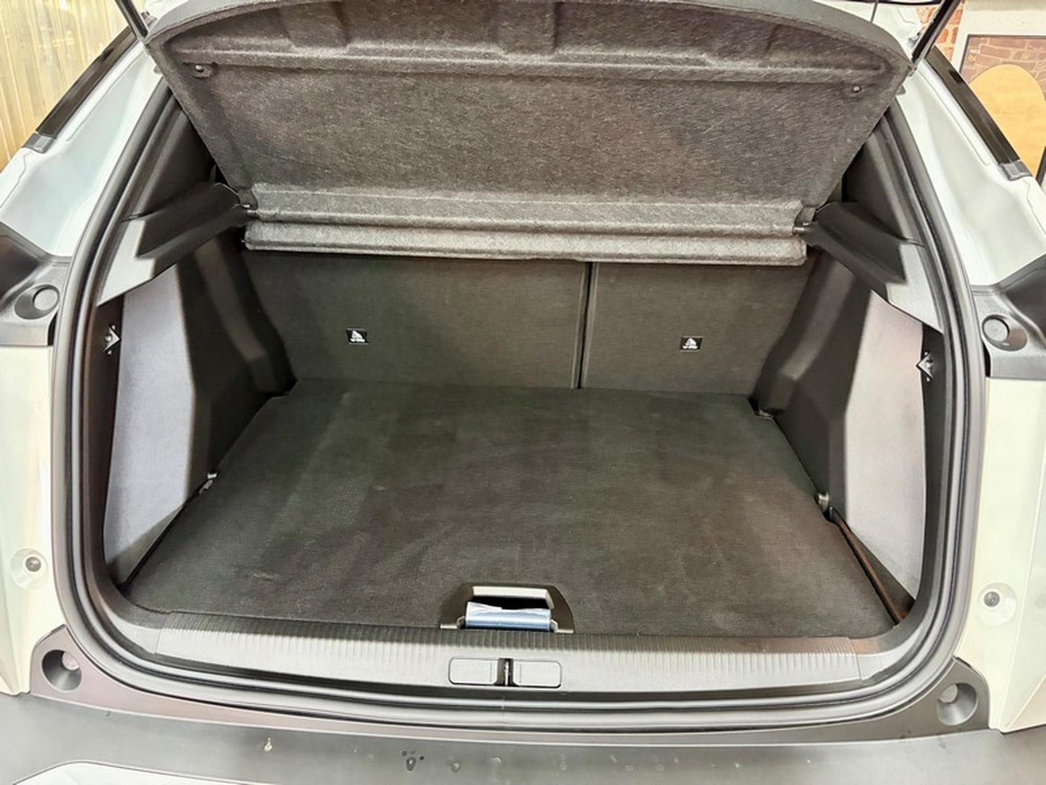 Peugeot 2008 e-2008 136cv 50KW/h ALLURE Navig/LED/ACC/ALU17 (2023) - Foto 7
